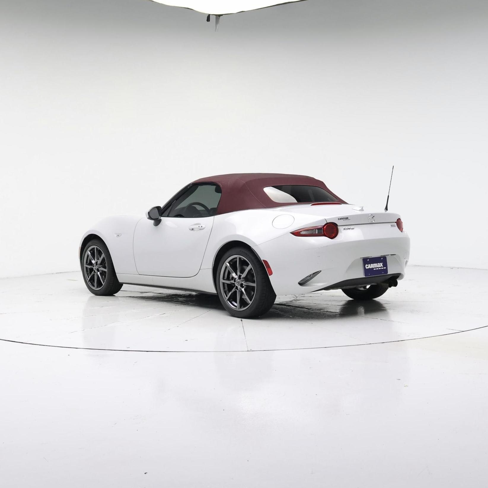 Thumbnail: 2018 Mazda MX-5 Miata - 6