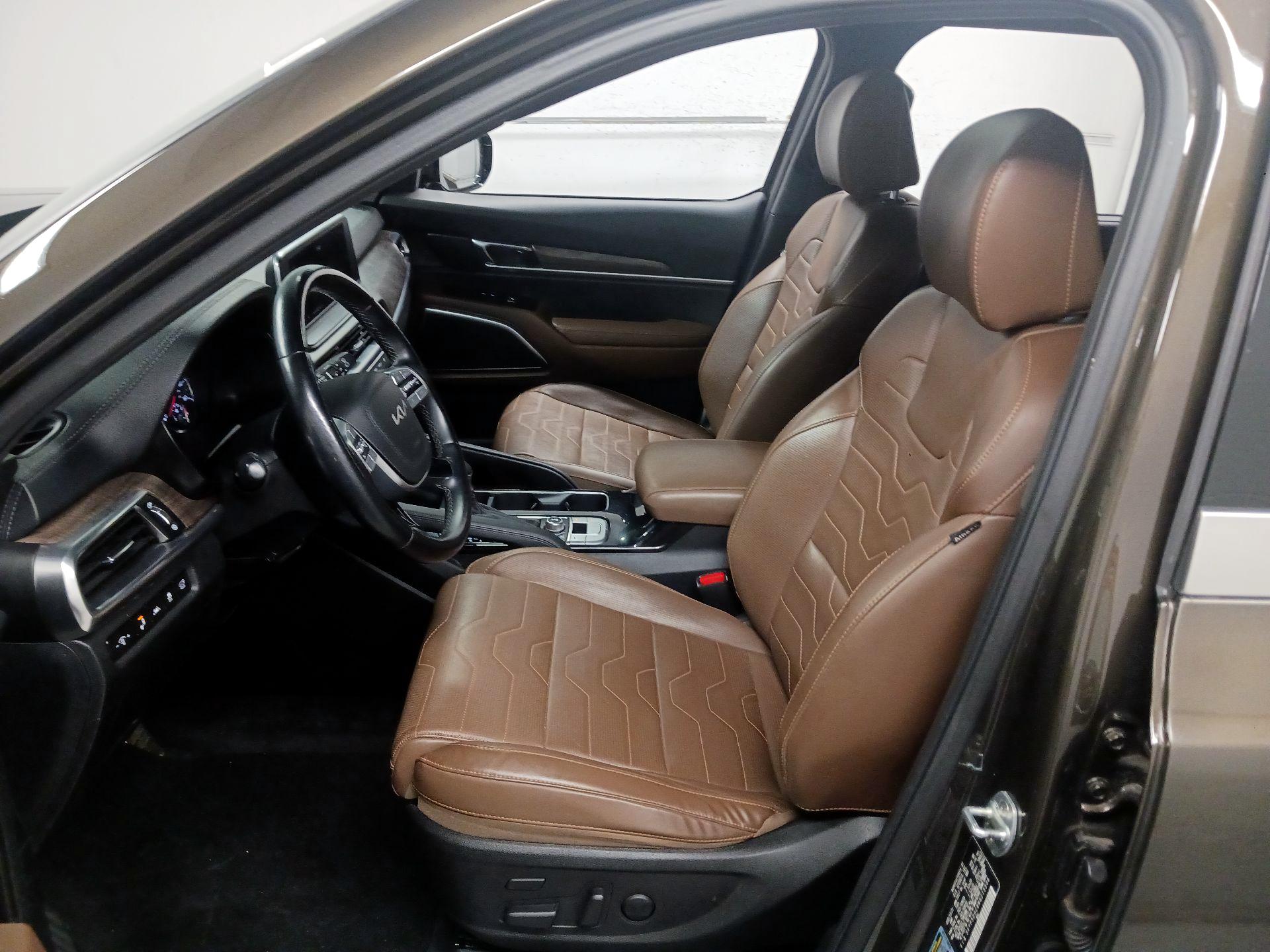 Thumbnail: 2022 Kia Telluride - 11
