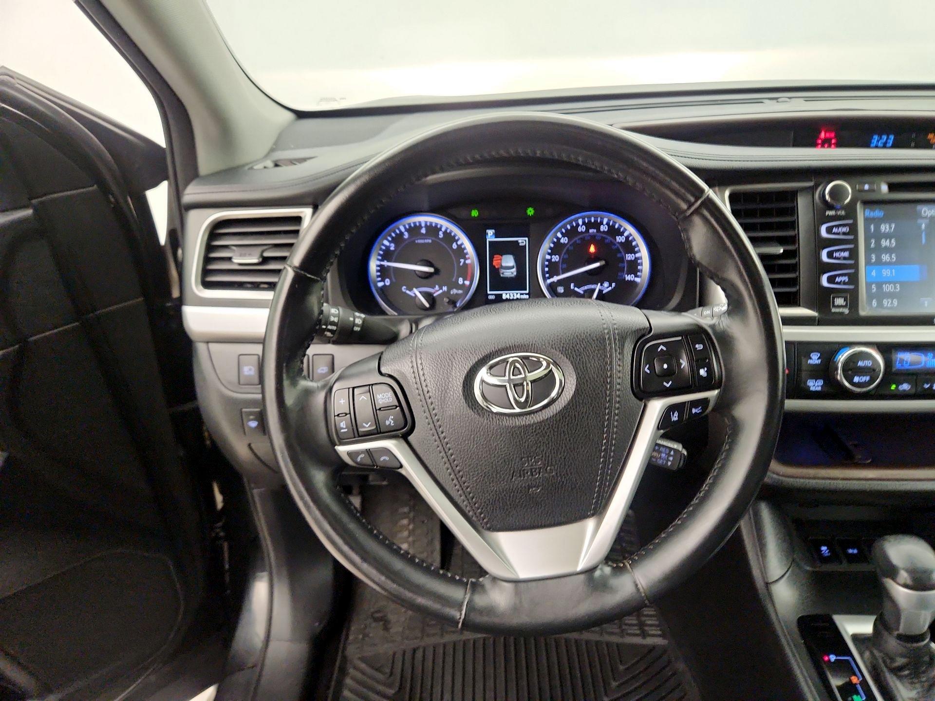 Thumbnail: 2017 Toyota Highlander - 10