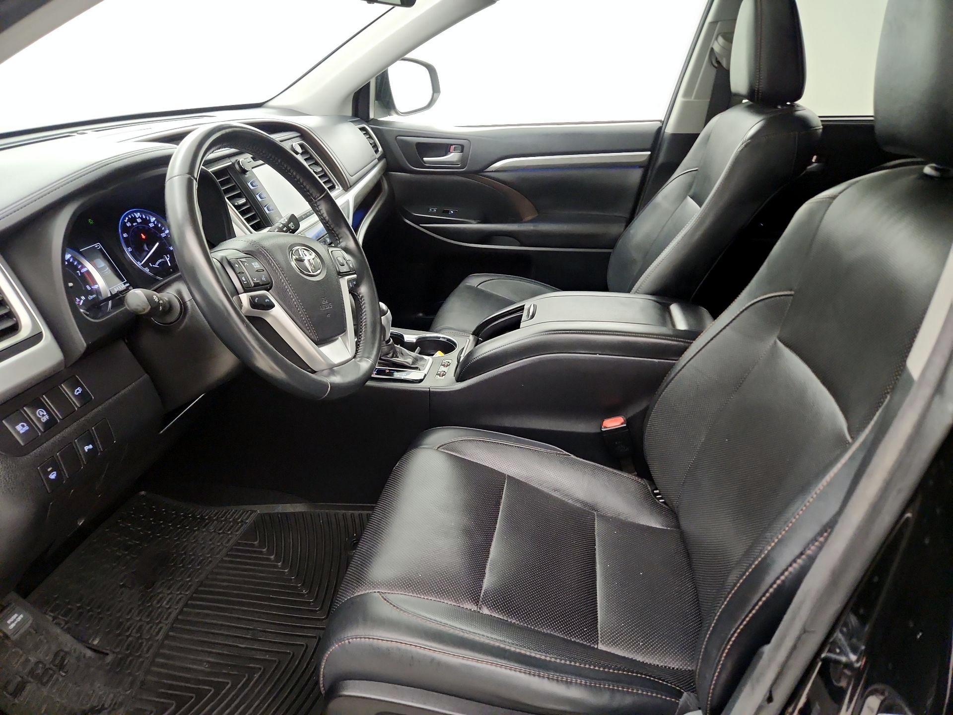 Thumbnail: 2017 Toyota Highlander - 11