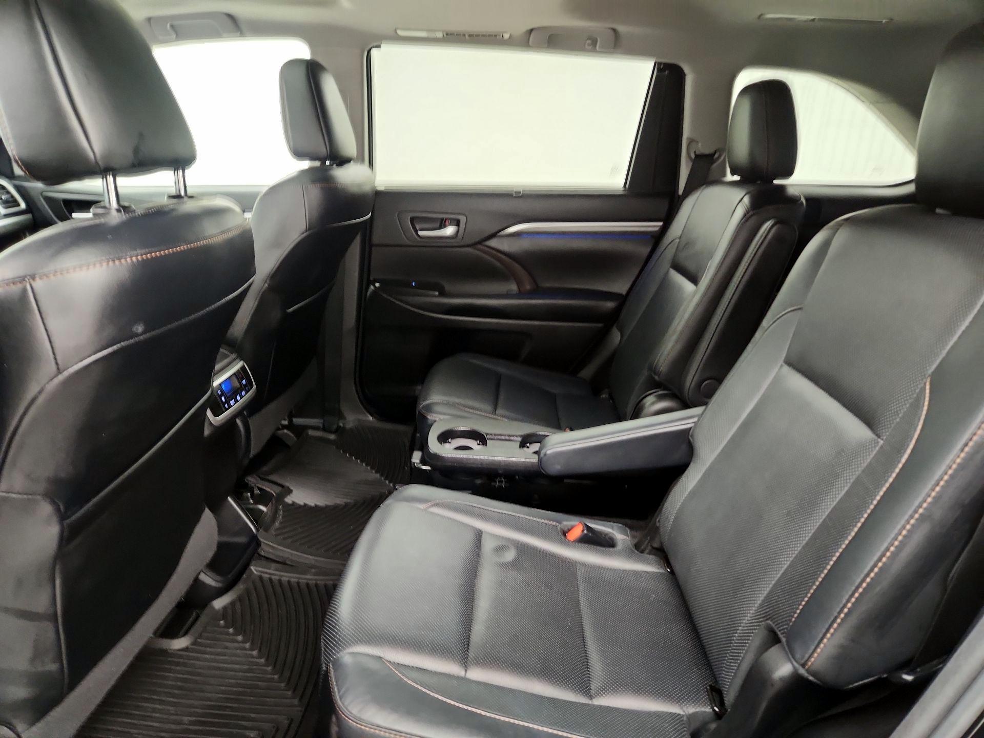 Thumbnail: 2017 Toyota Highlander - 20