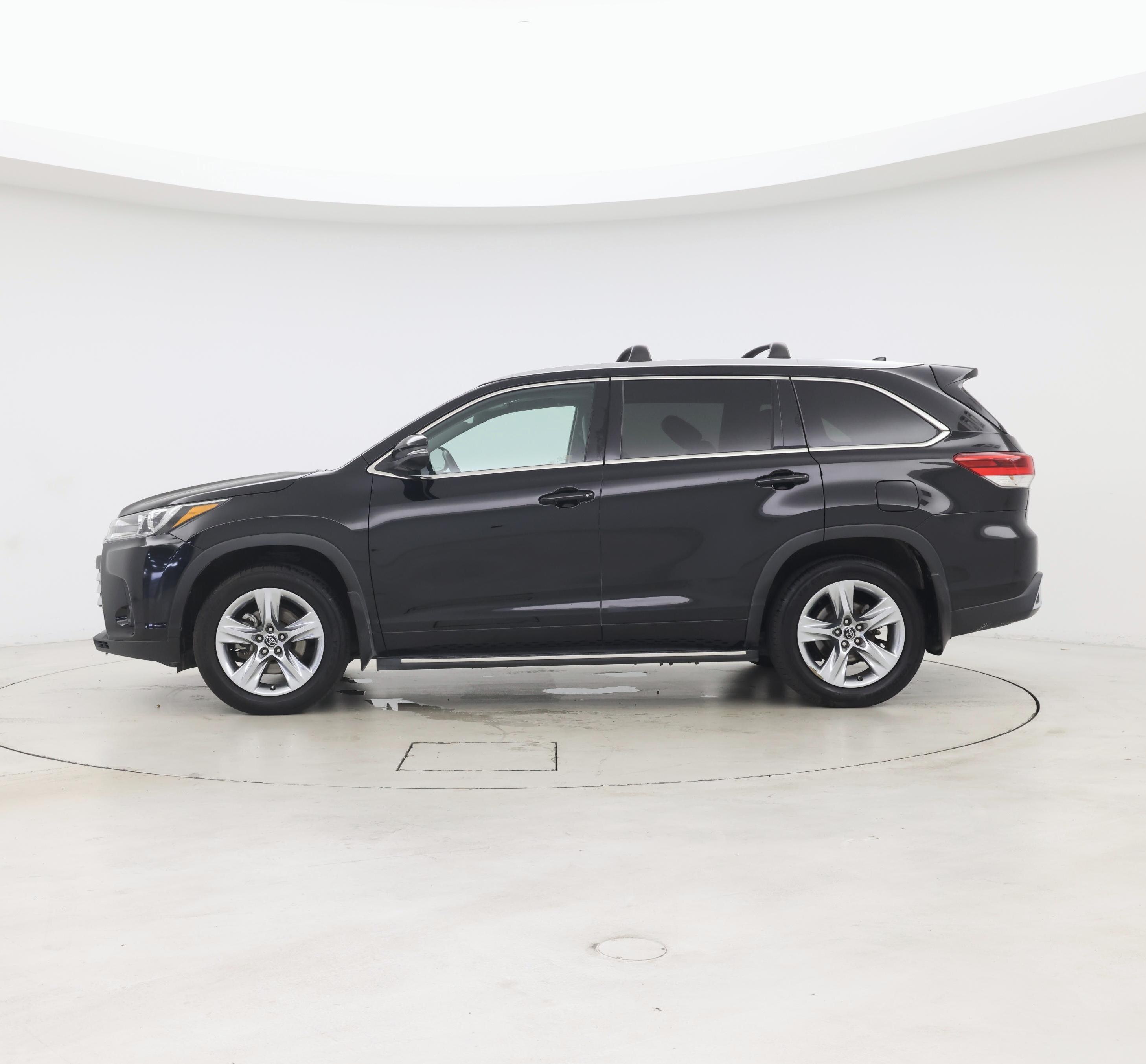 Thumbnail: 2017 Toyota Highlander - 3