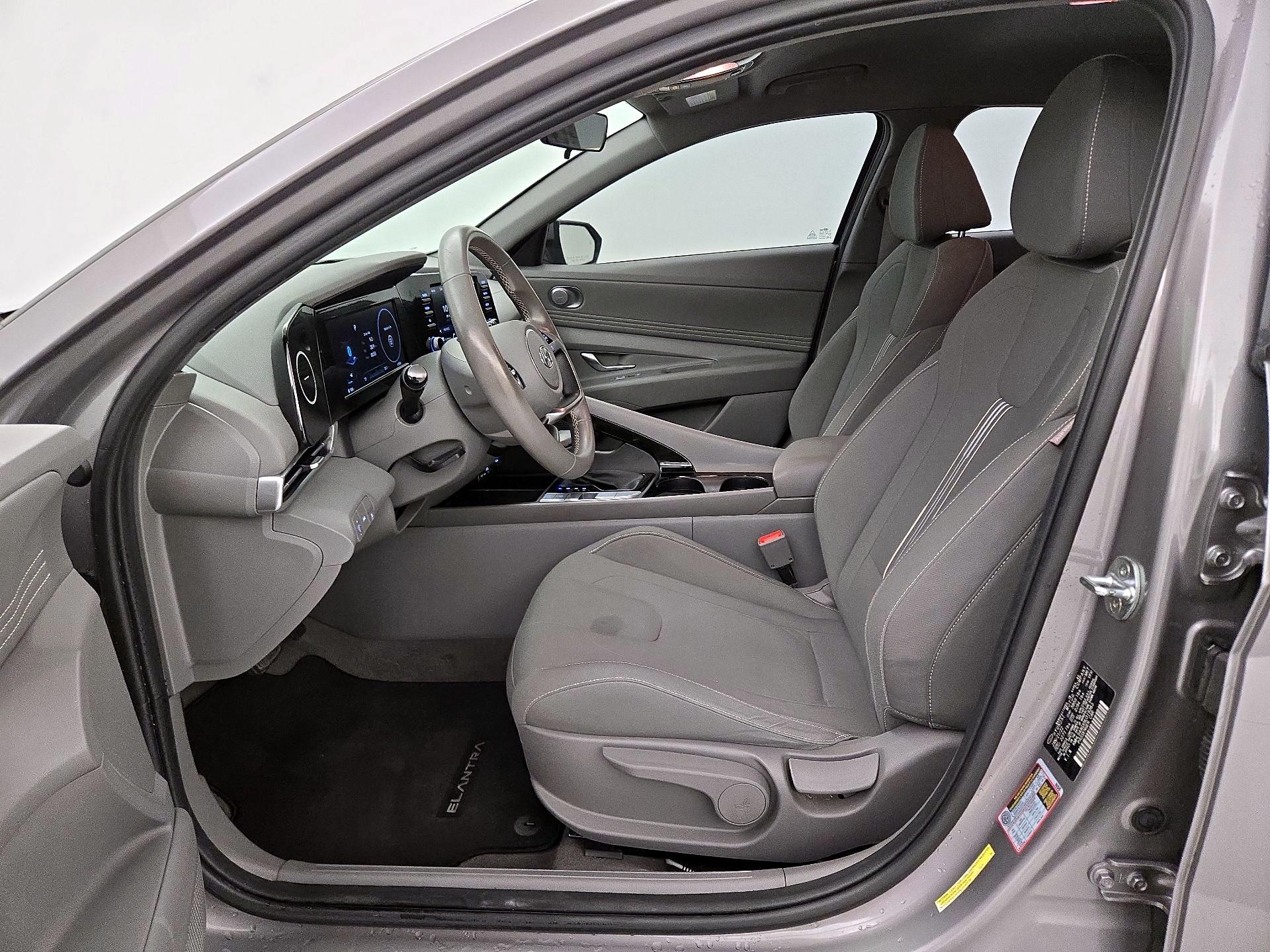 Thumbnail: 2022 Hyundai Elantra - 11
