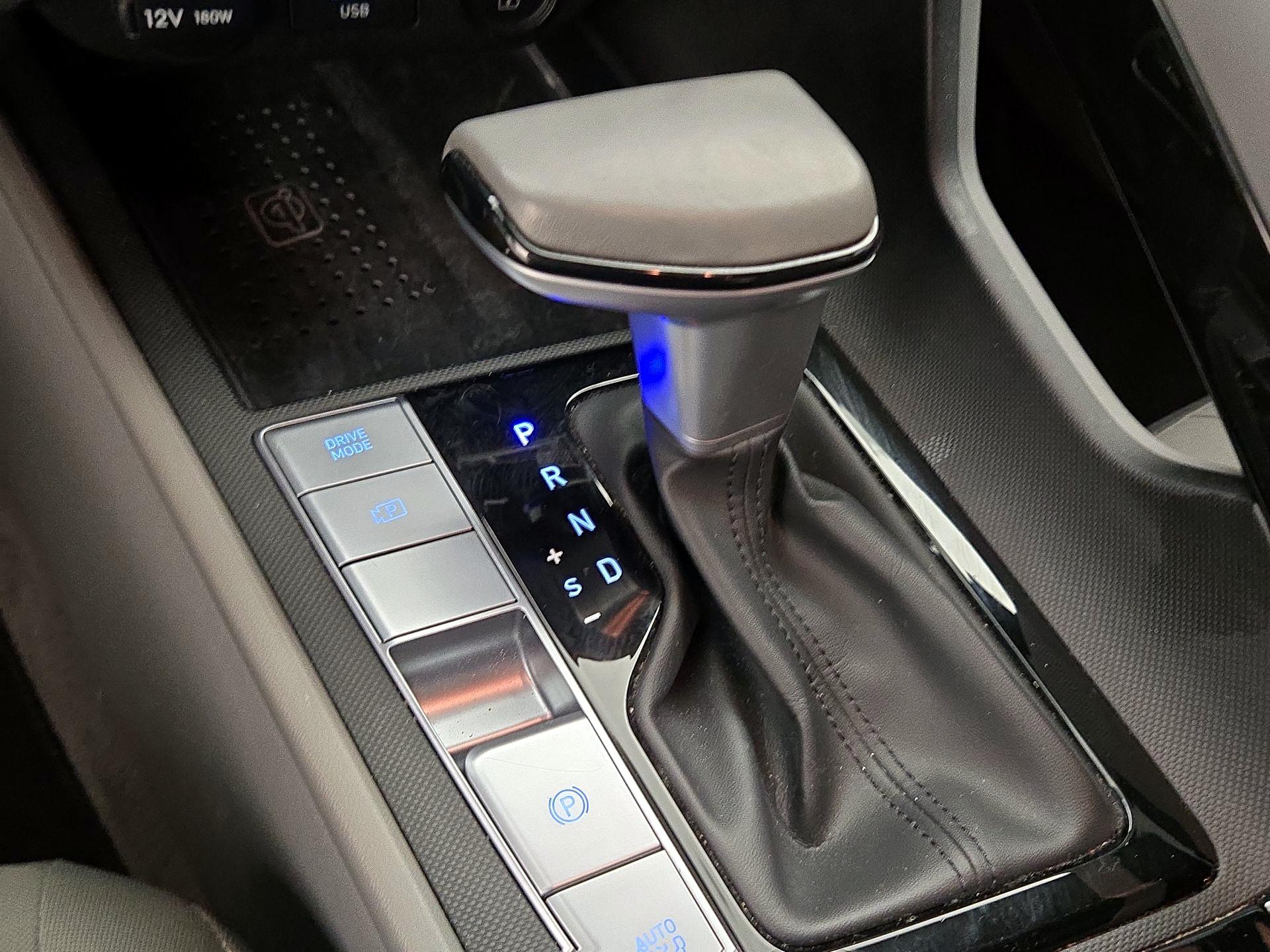 Thumbnail: 2022 Hyundai Elantra - 17