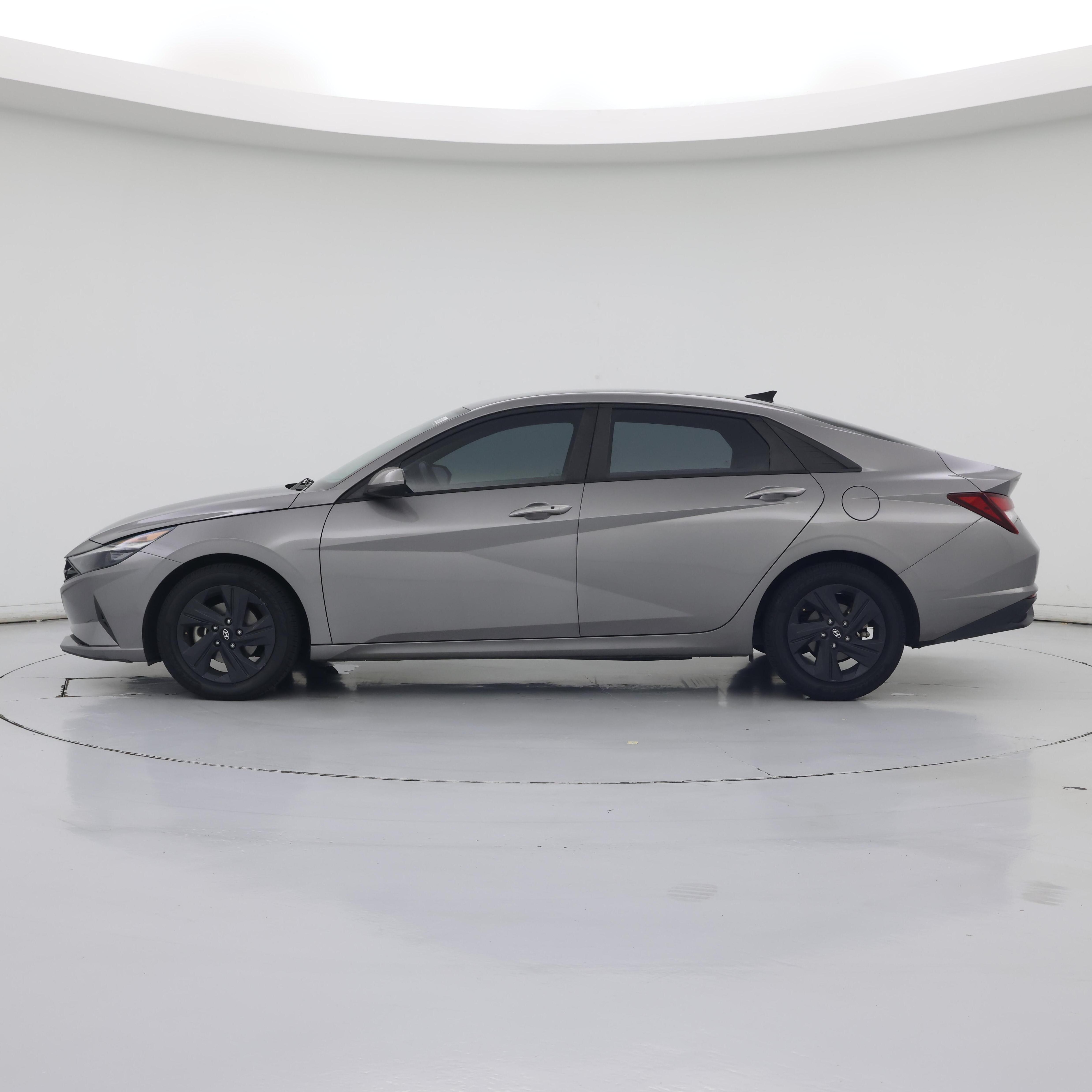 Thumbnail: 2022 Hyundai Elantra - 3