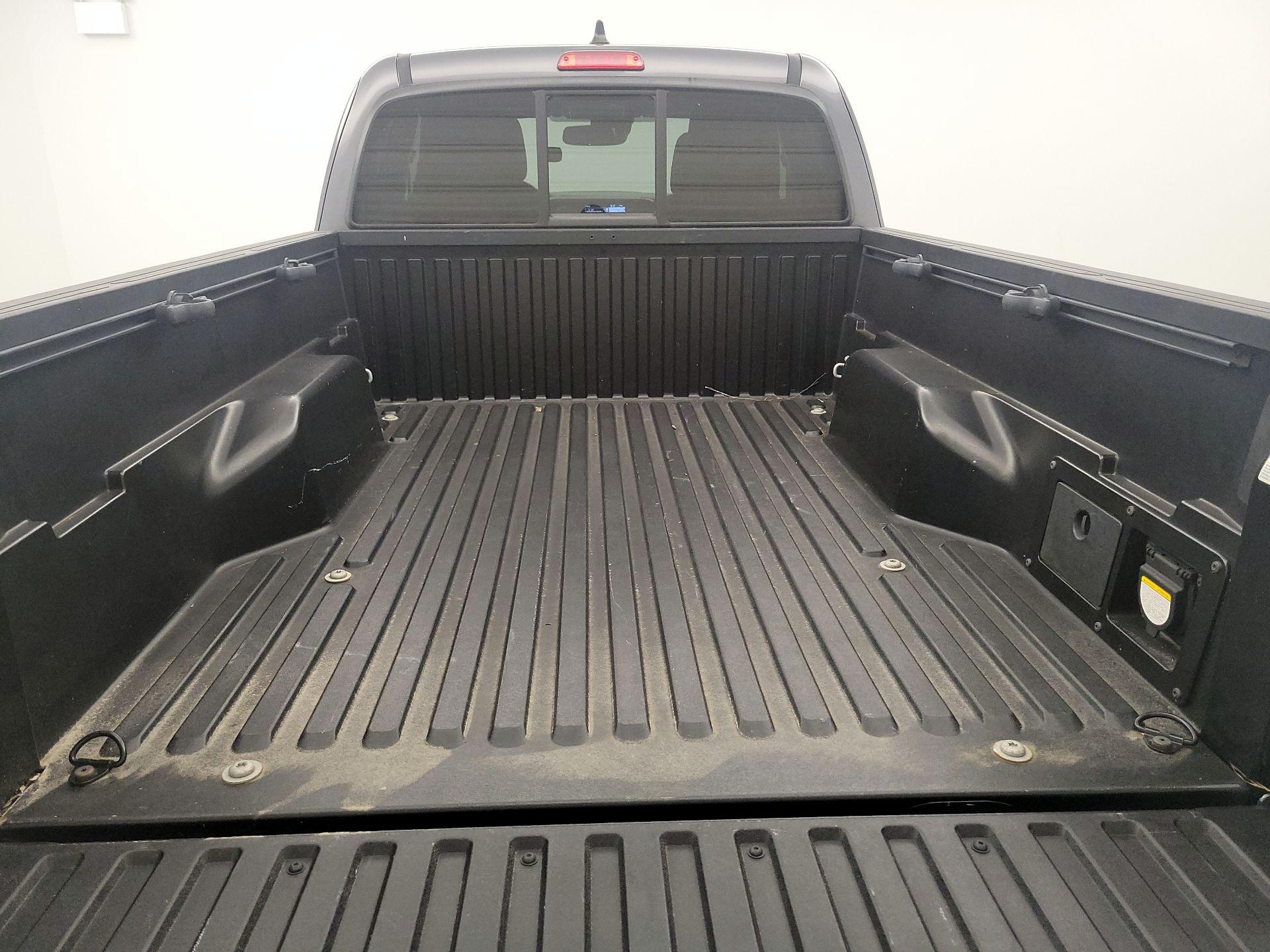 Thumbnail: 2022 Toyota Tacoma - 17