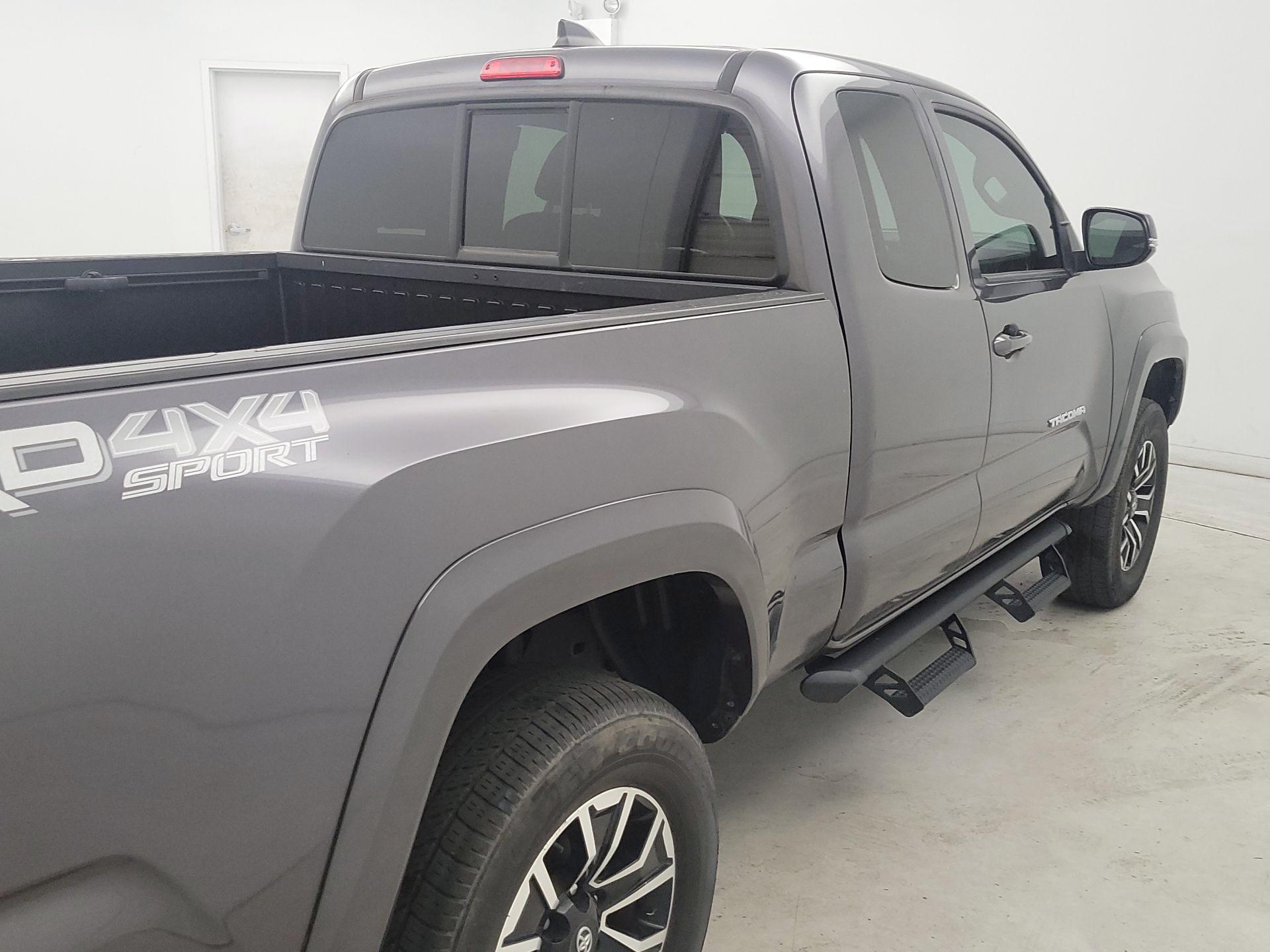 Thumbnail: 2022 Toyota Tacoma - 5
