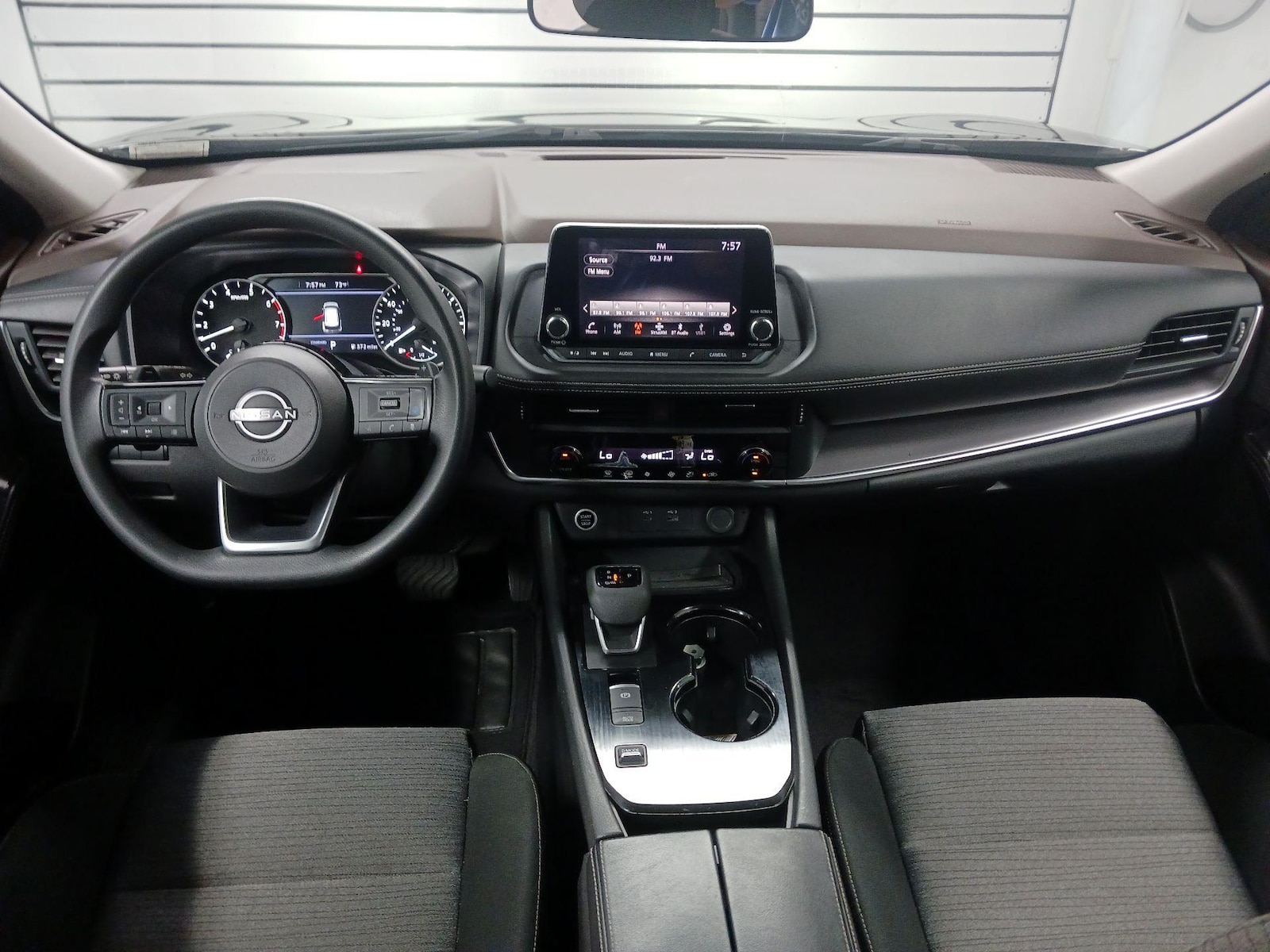 2023 Nissan Rogue SV - Photo 10