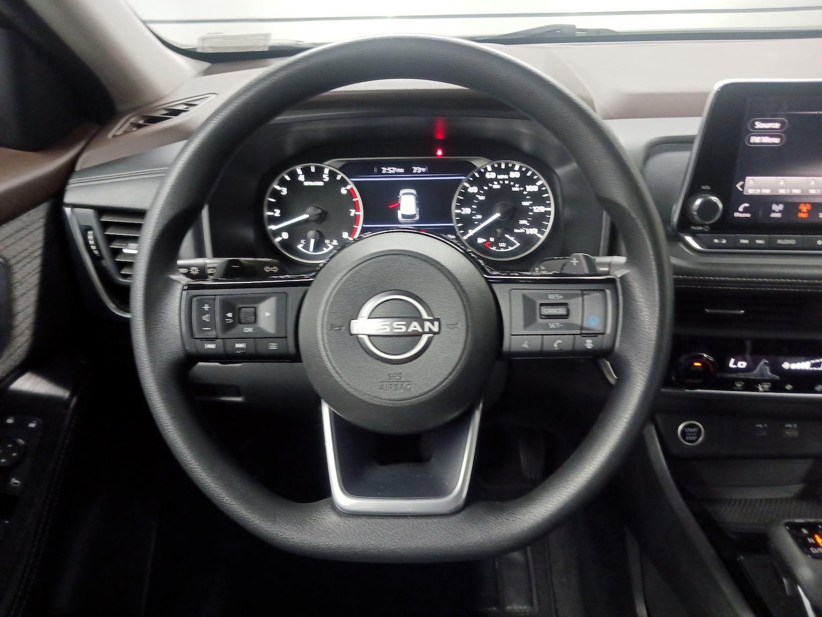 2023 Nissan Rogue SV - Photo 11
