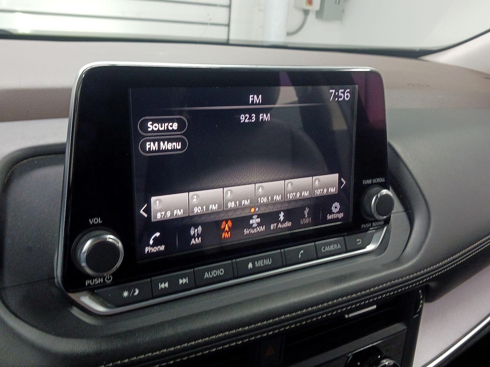 2023 Nissan Rogue SV - Photo 16