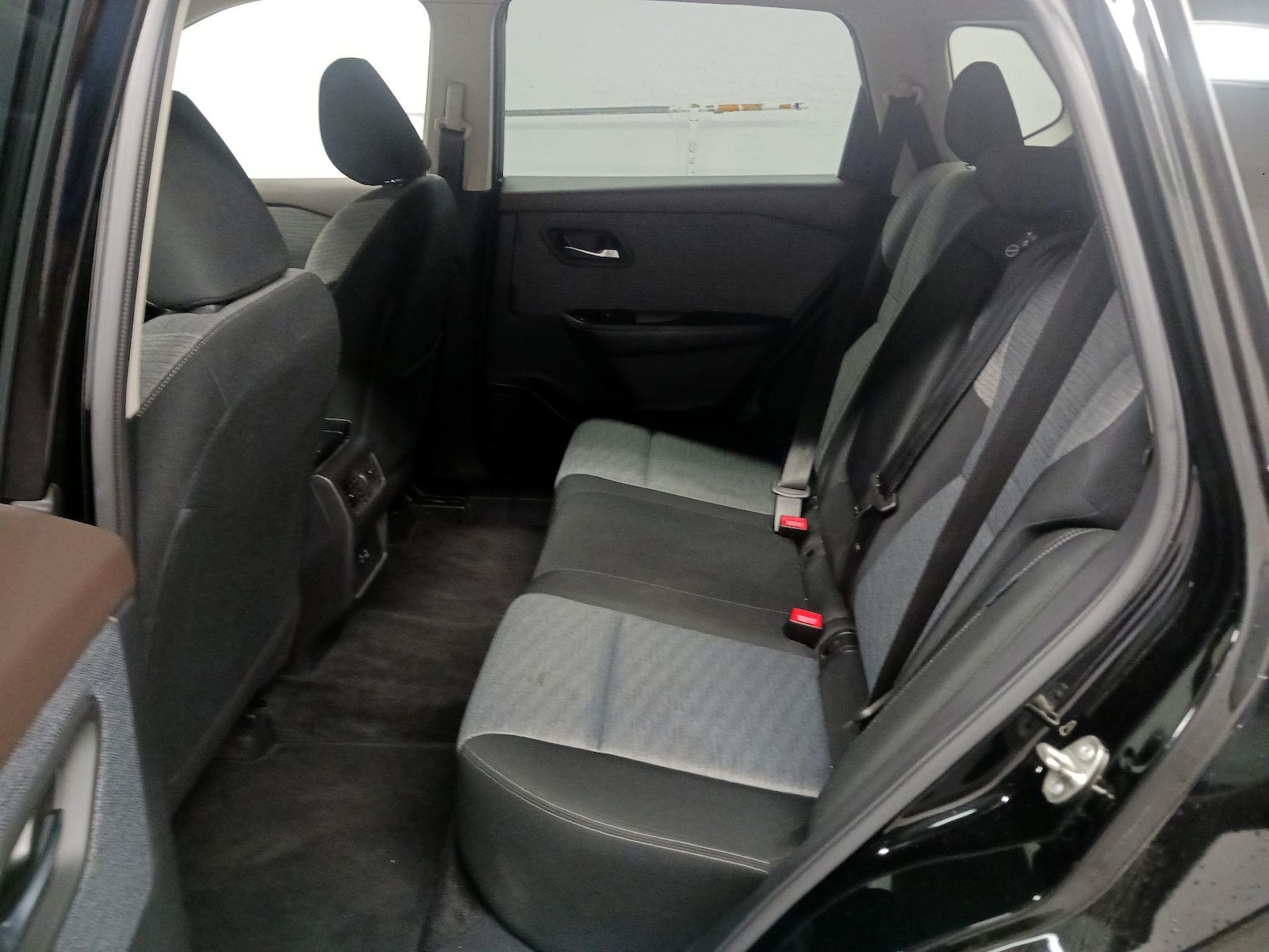 2023 Nissan Rogue SV - Photo 20
