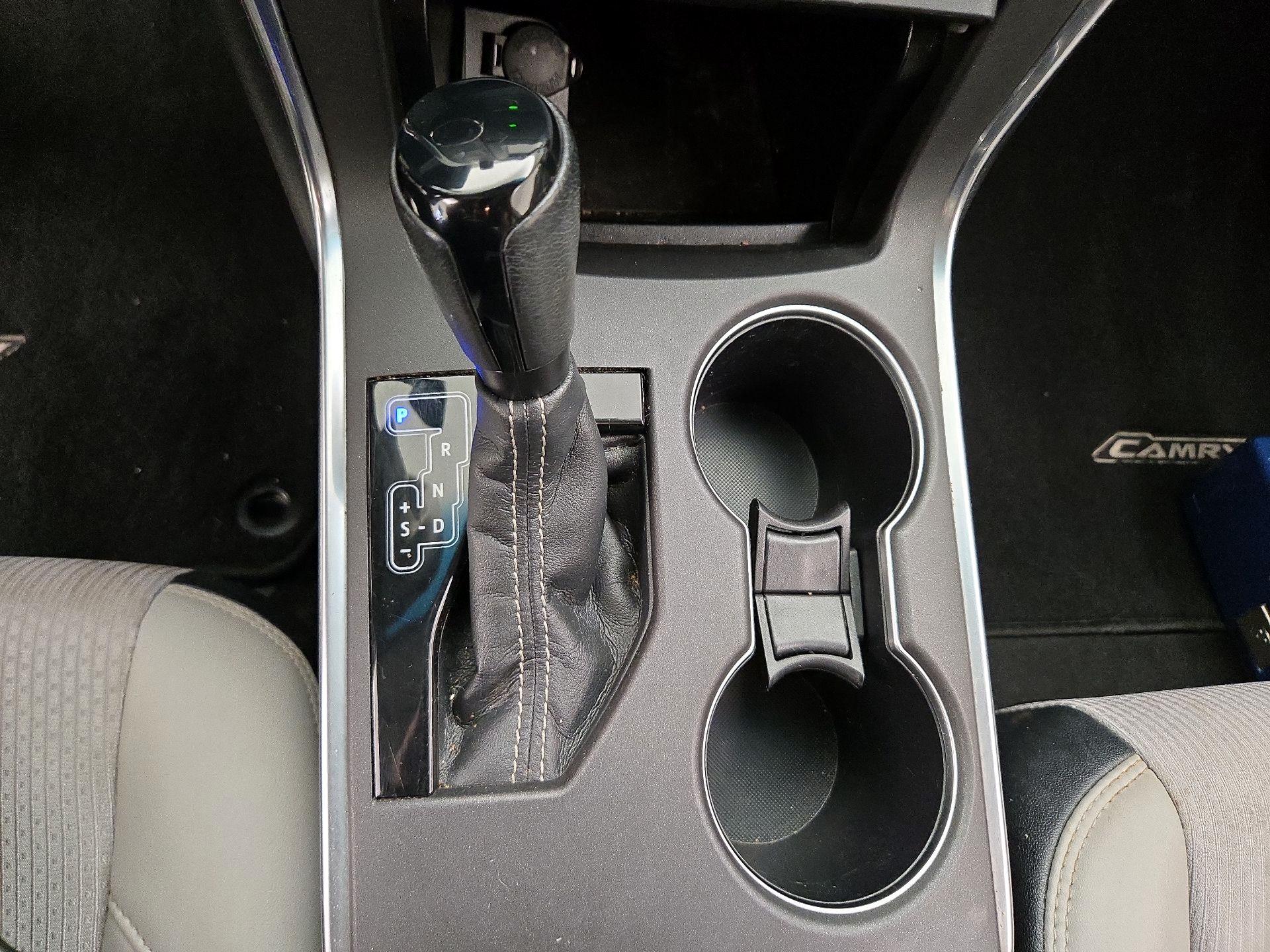 Thumbnail: 2016 Toyota Camry - 17