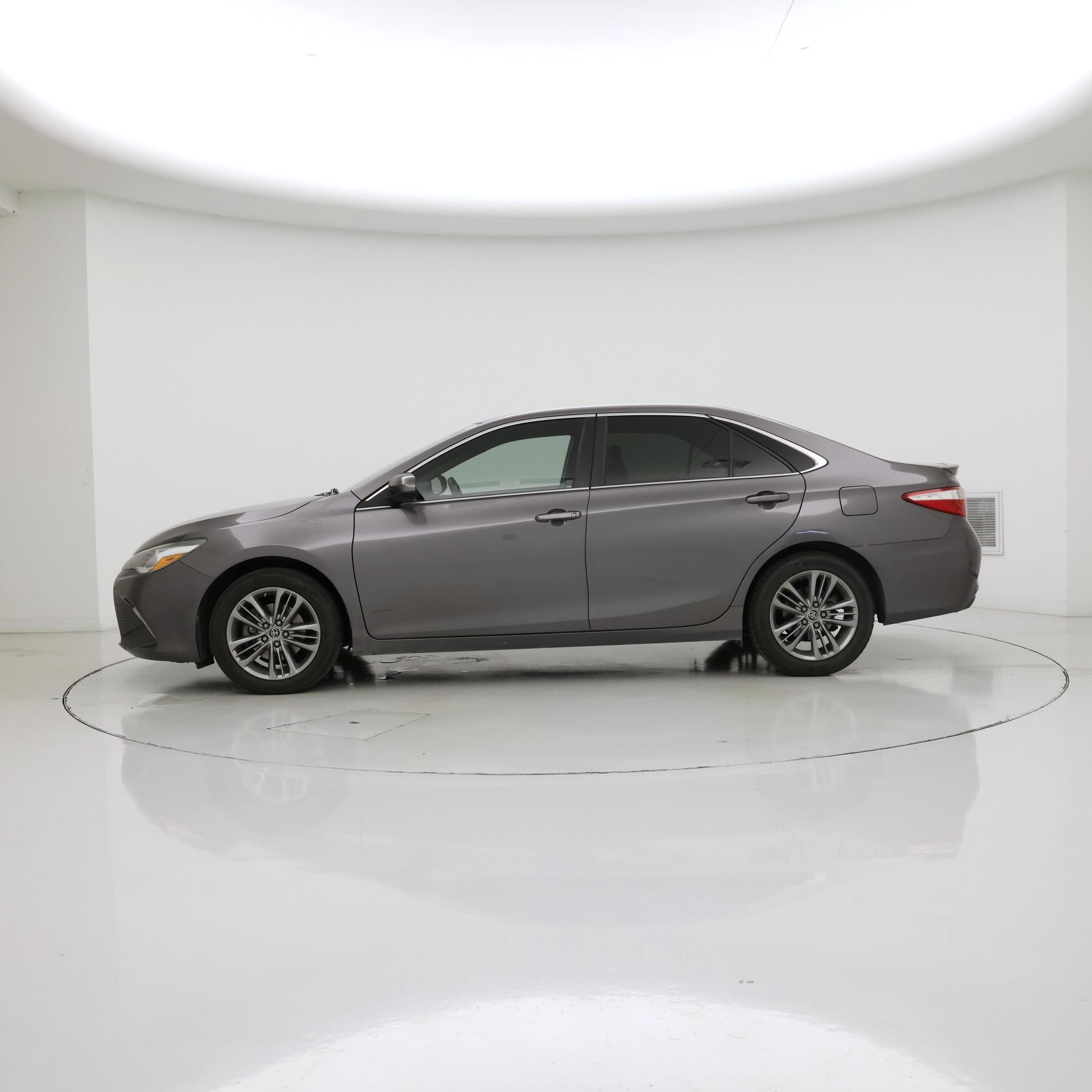 Thumbnail: 2016 Toyota Camry - 3