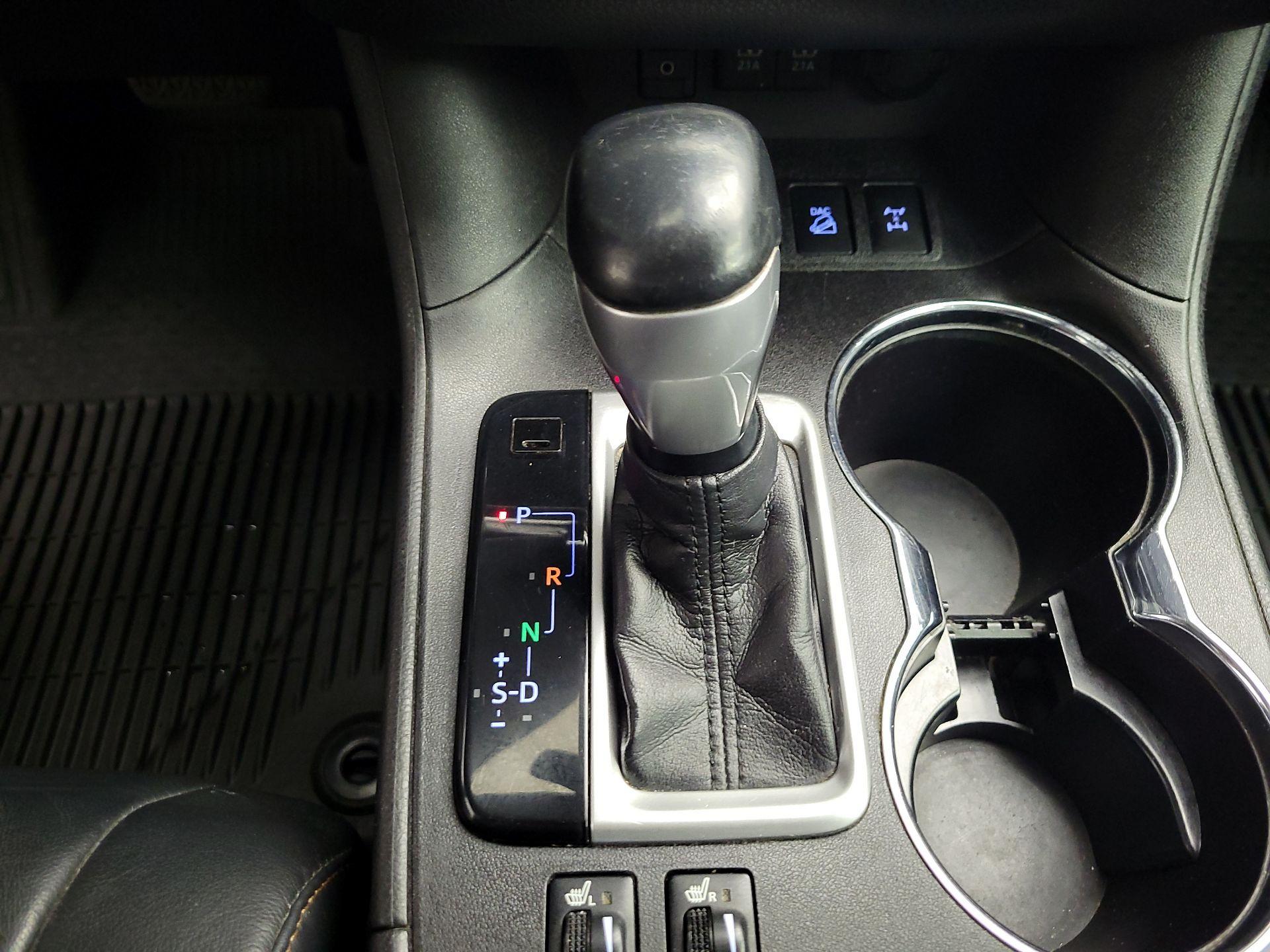 Thumbnail: 2018 Toyota Highlander - 16