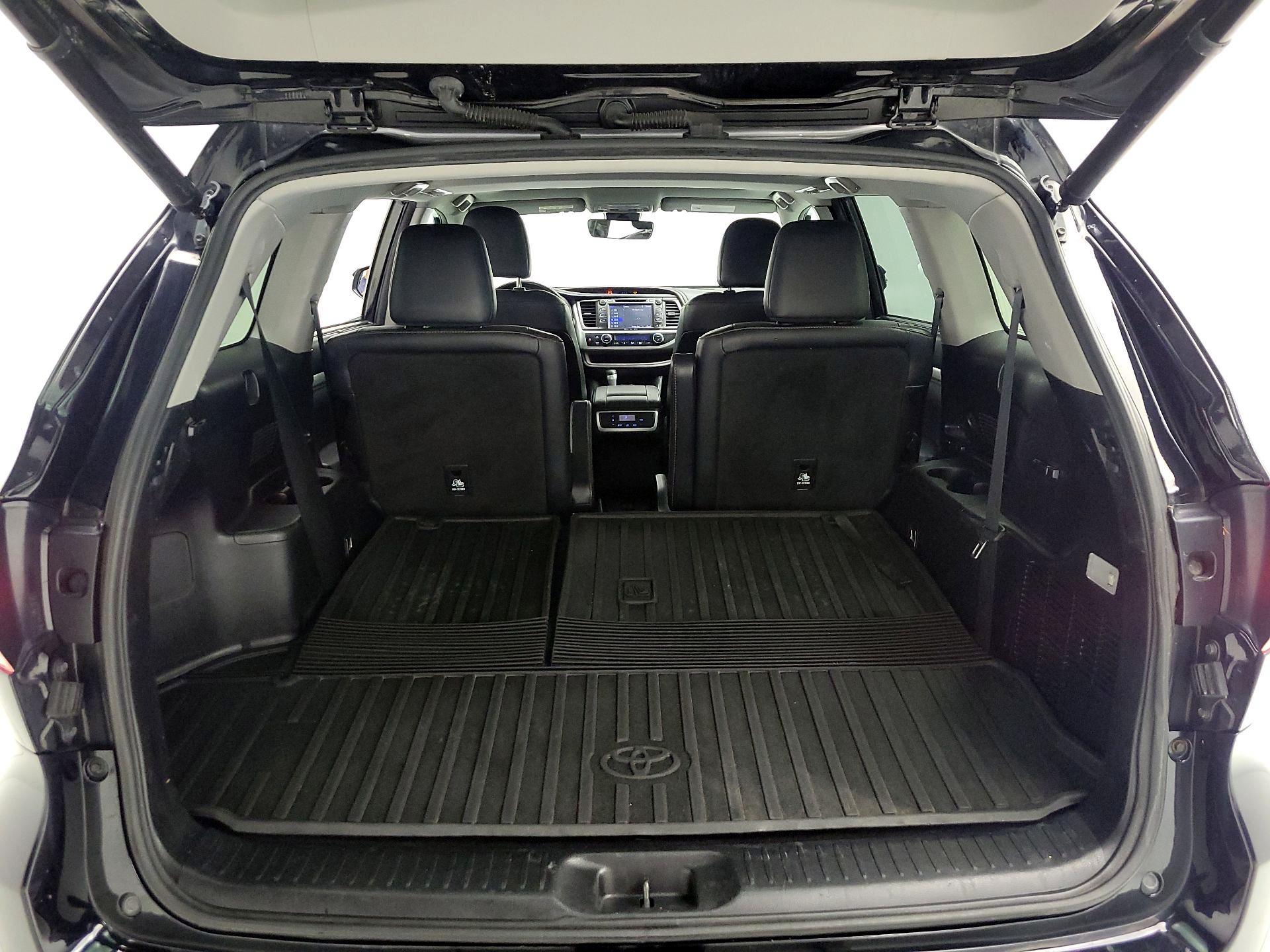 Thumbnail: 2018 Toyota Highlander - 18
