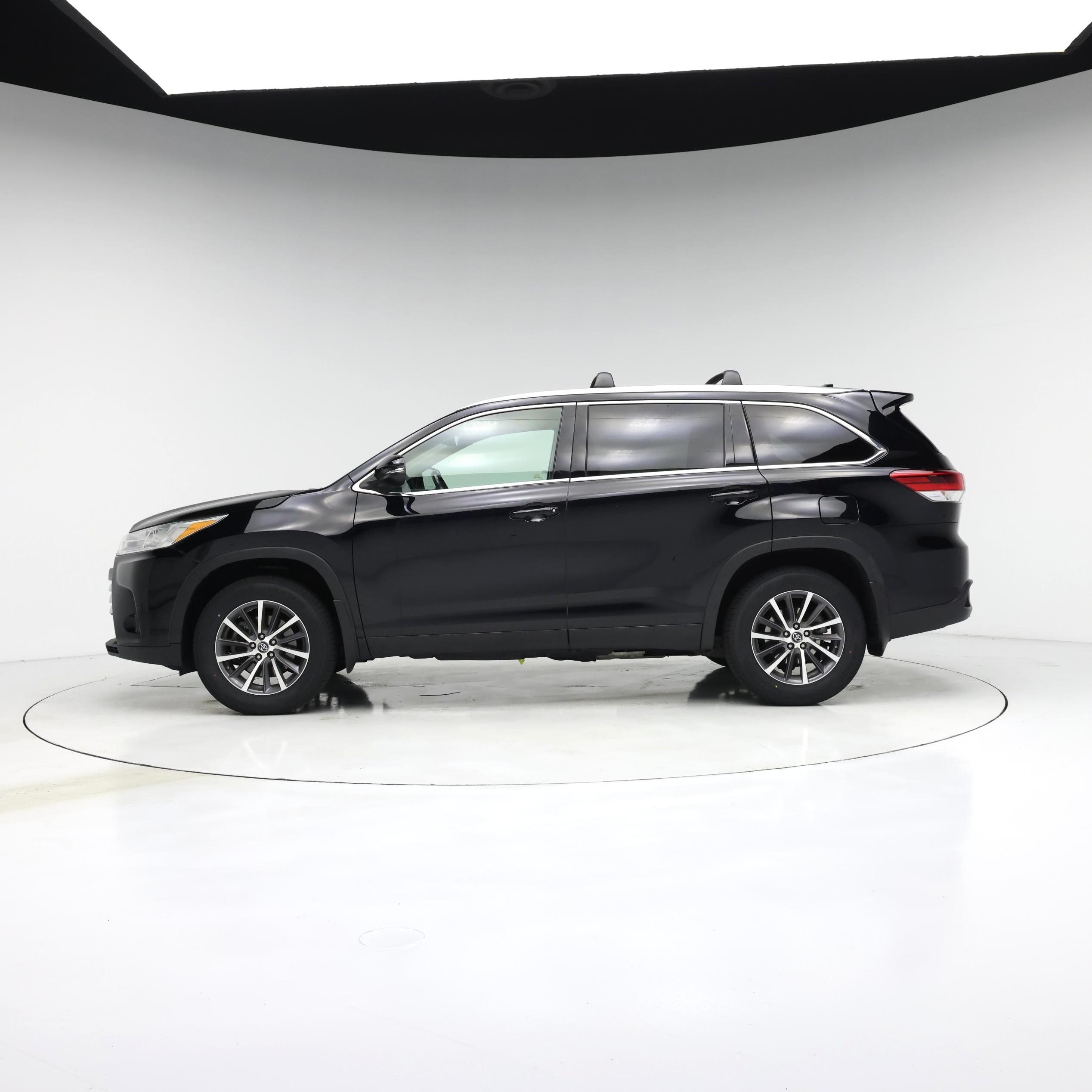 Thumbnail: 2018 Toyota Highlander - 3