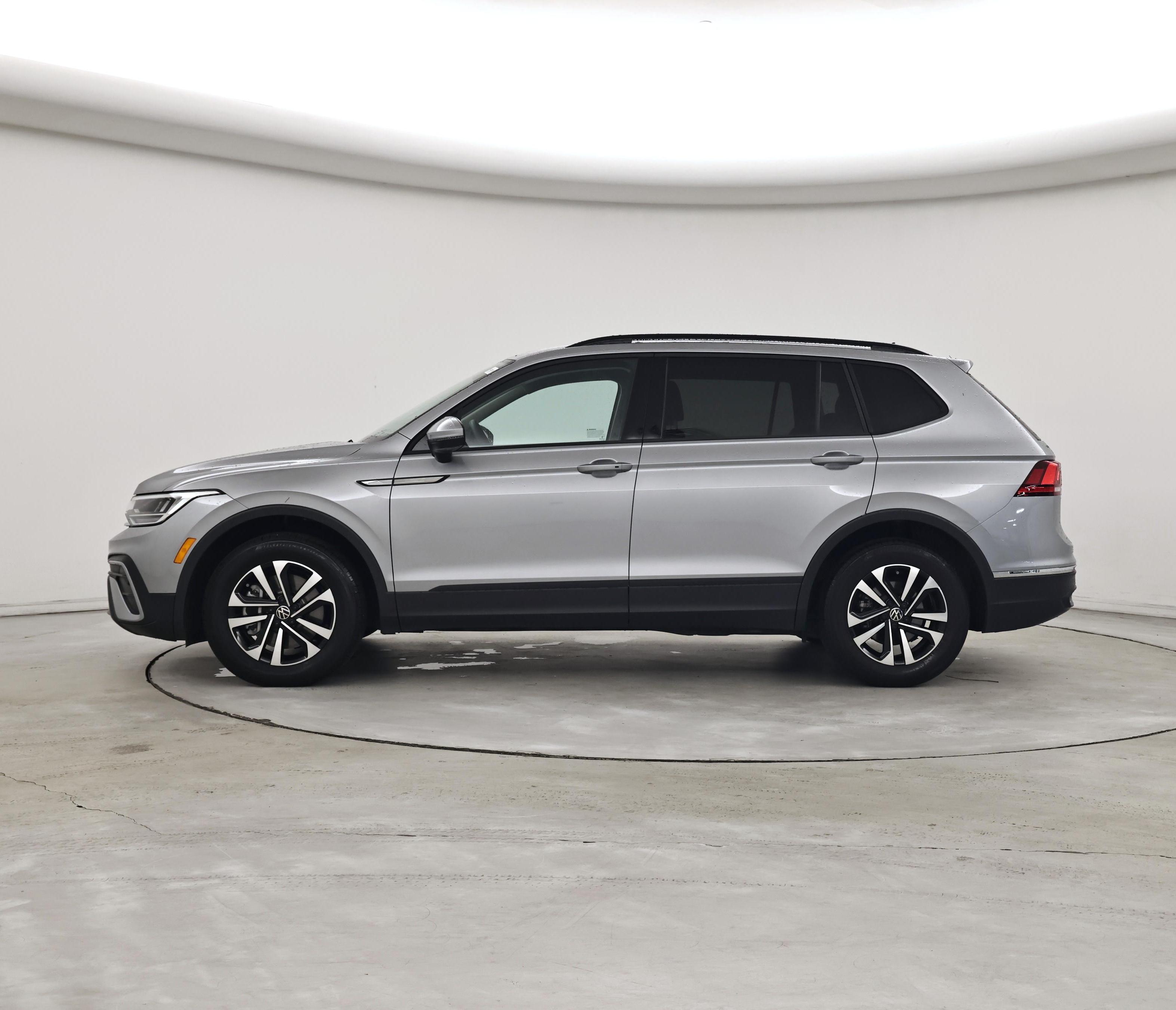 Thumbnail: 2023 Volkswagen Tiguan - 3