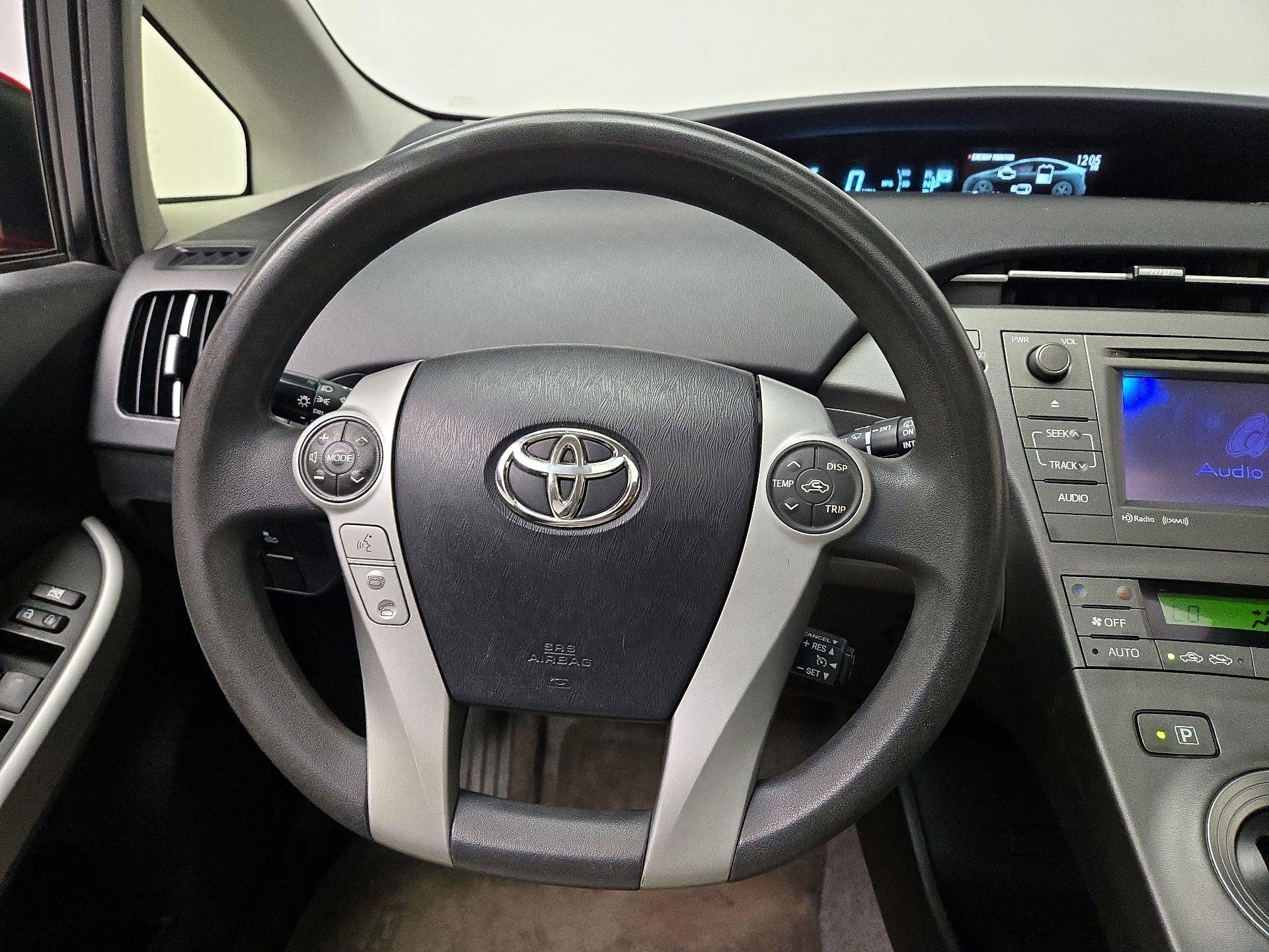 Thumbnail: 2014 Toyota Prius - 10