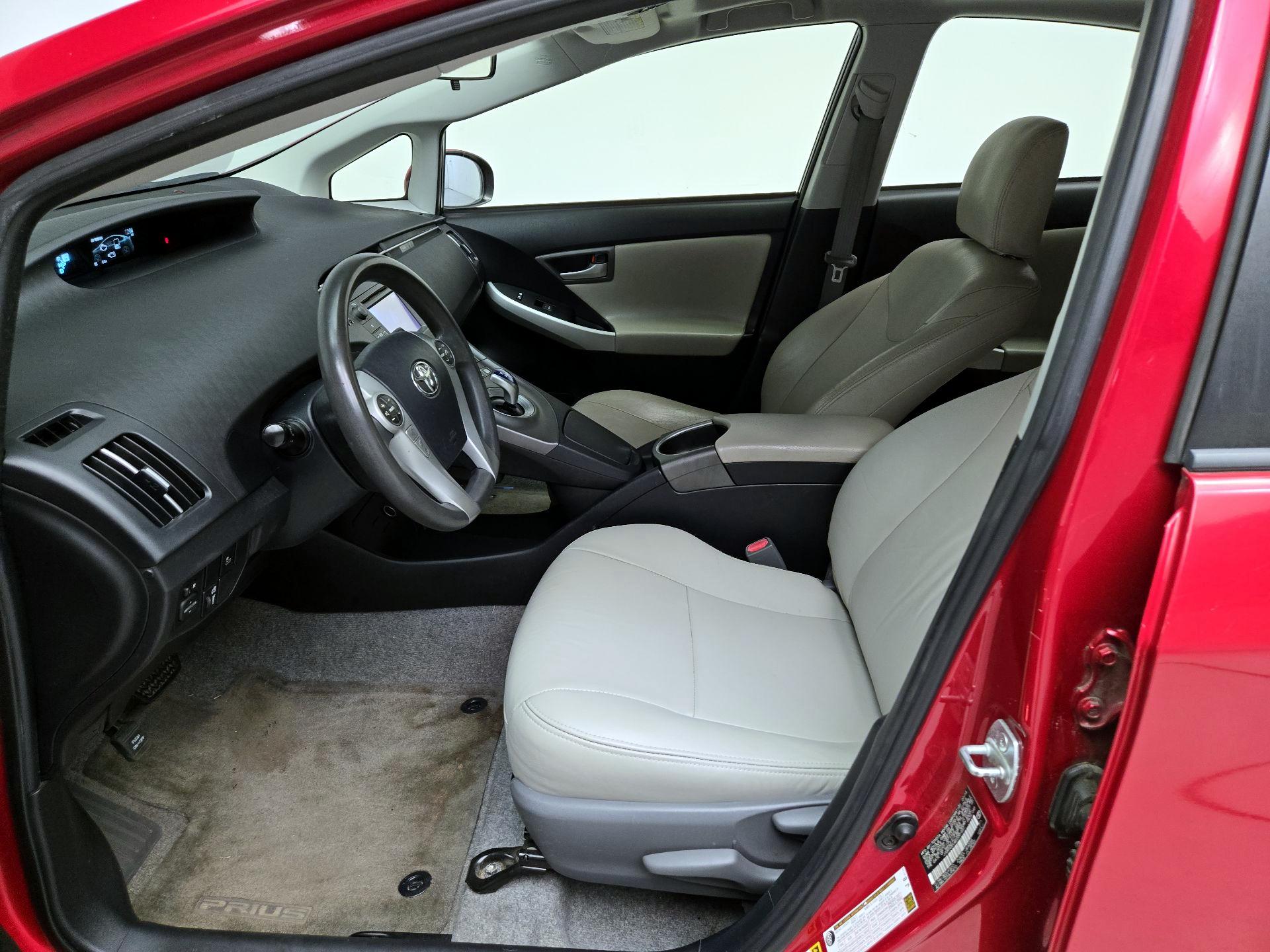 Thumbnail: 2014 Toyota Prius - 11