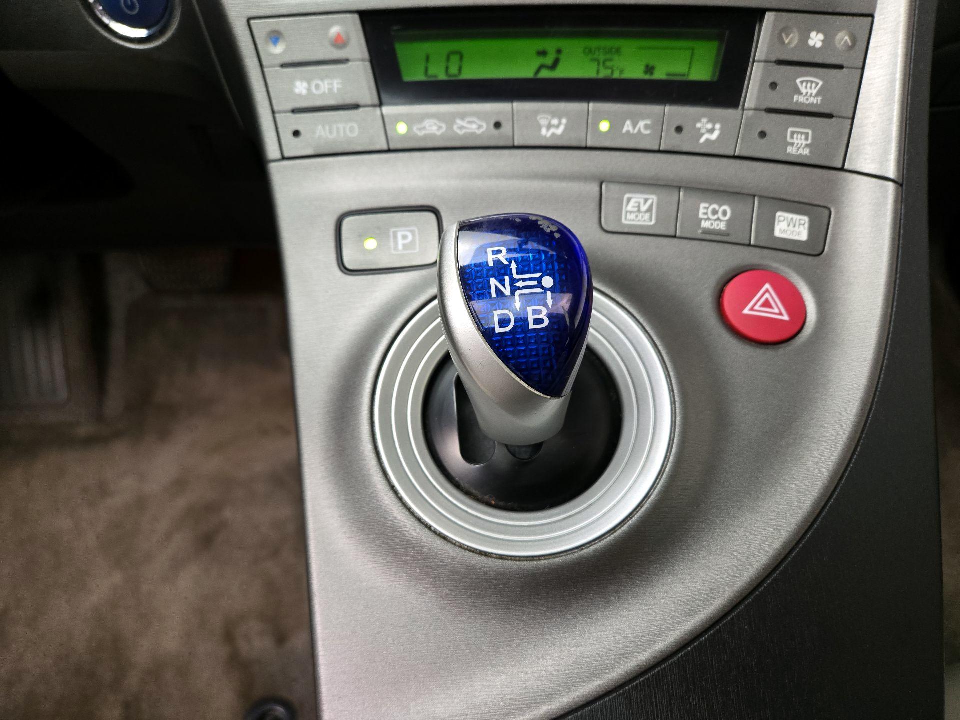 Thumbnail: 2014 Toyota Prius - 17