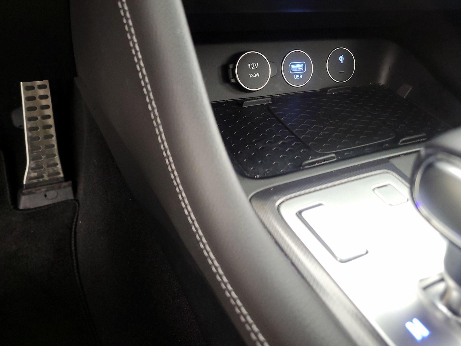 2024 GENESIS G70 Sport Advanced - Photo 20