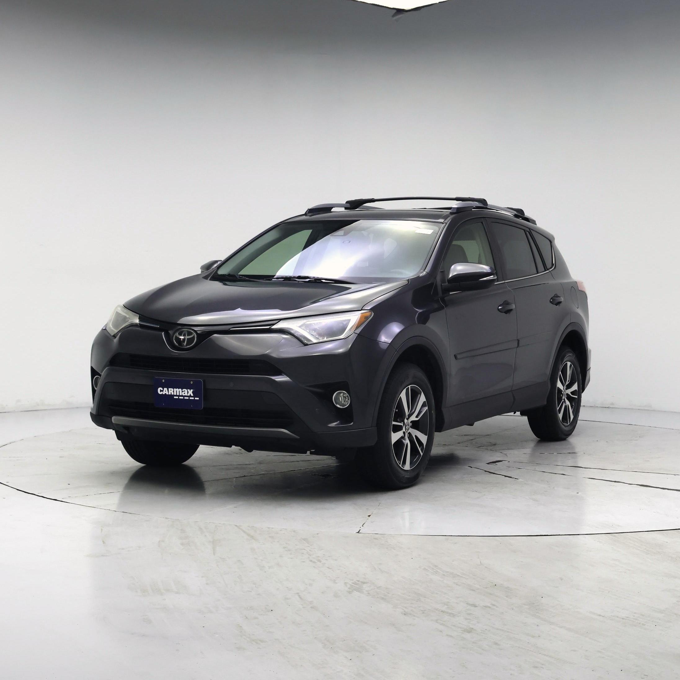 Thumbnail: 2017 Toyota RAV4 - 4