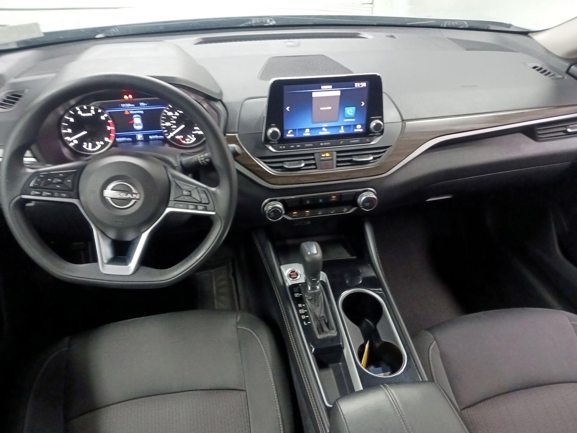 Silver 2023 Nissan Altima Sedan Front-Wheel Drive Automatic