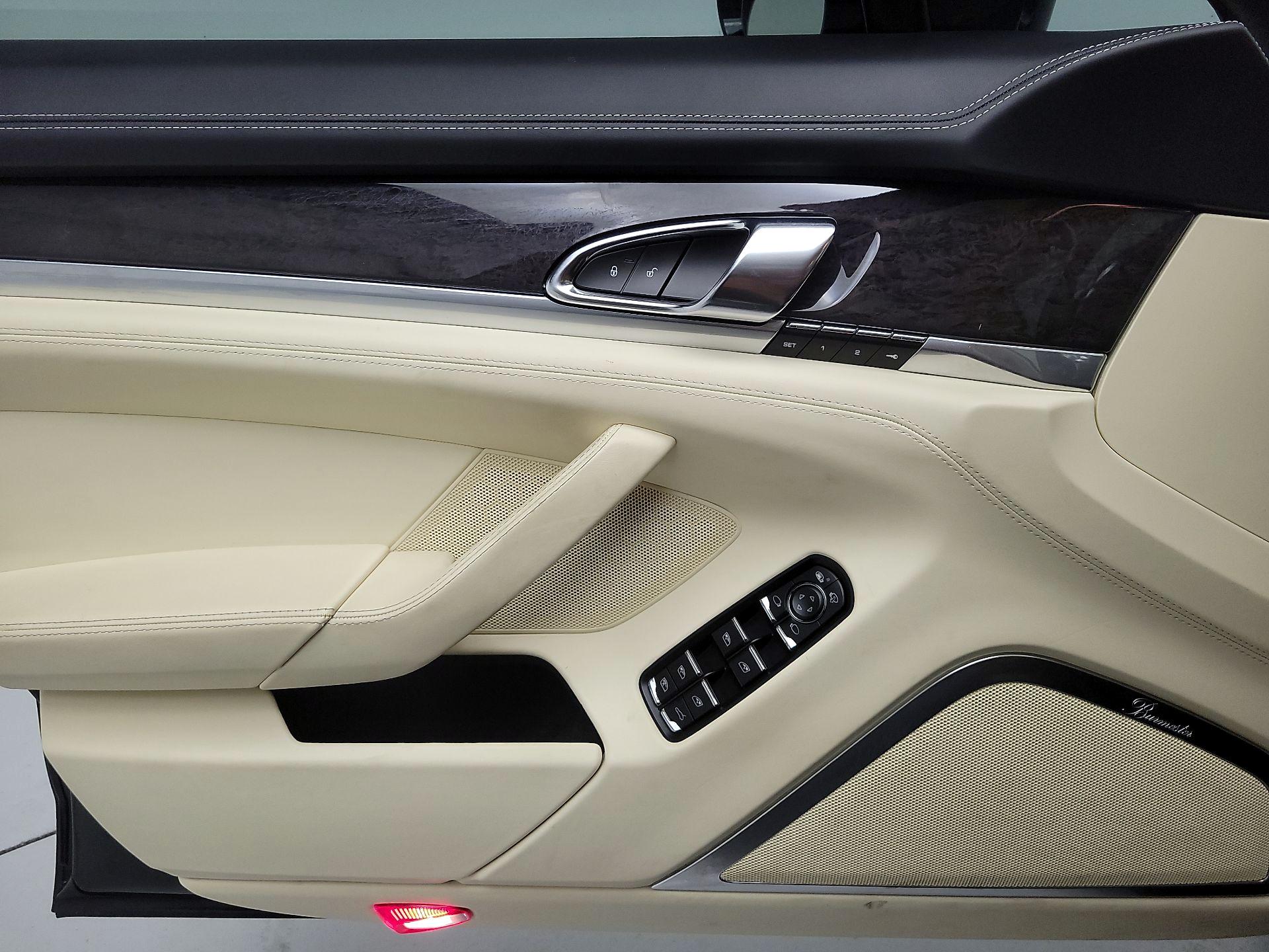 Thumbnail: 2015 Porsche Panamera - 12