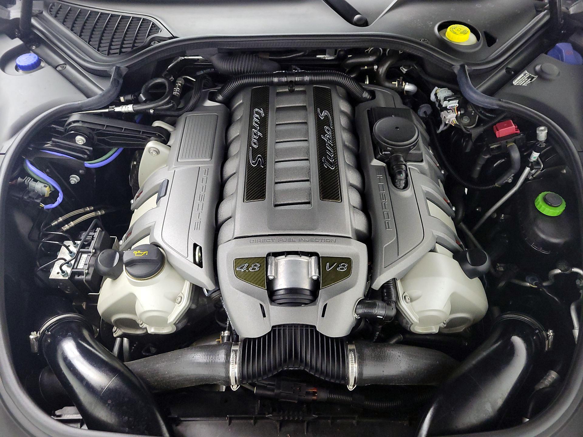 Thumbnail: 2015 Porsche Panamera - 17