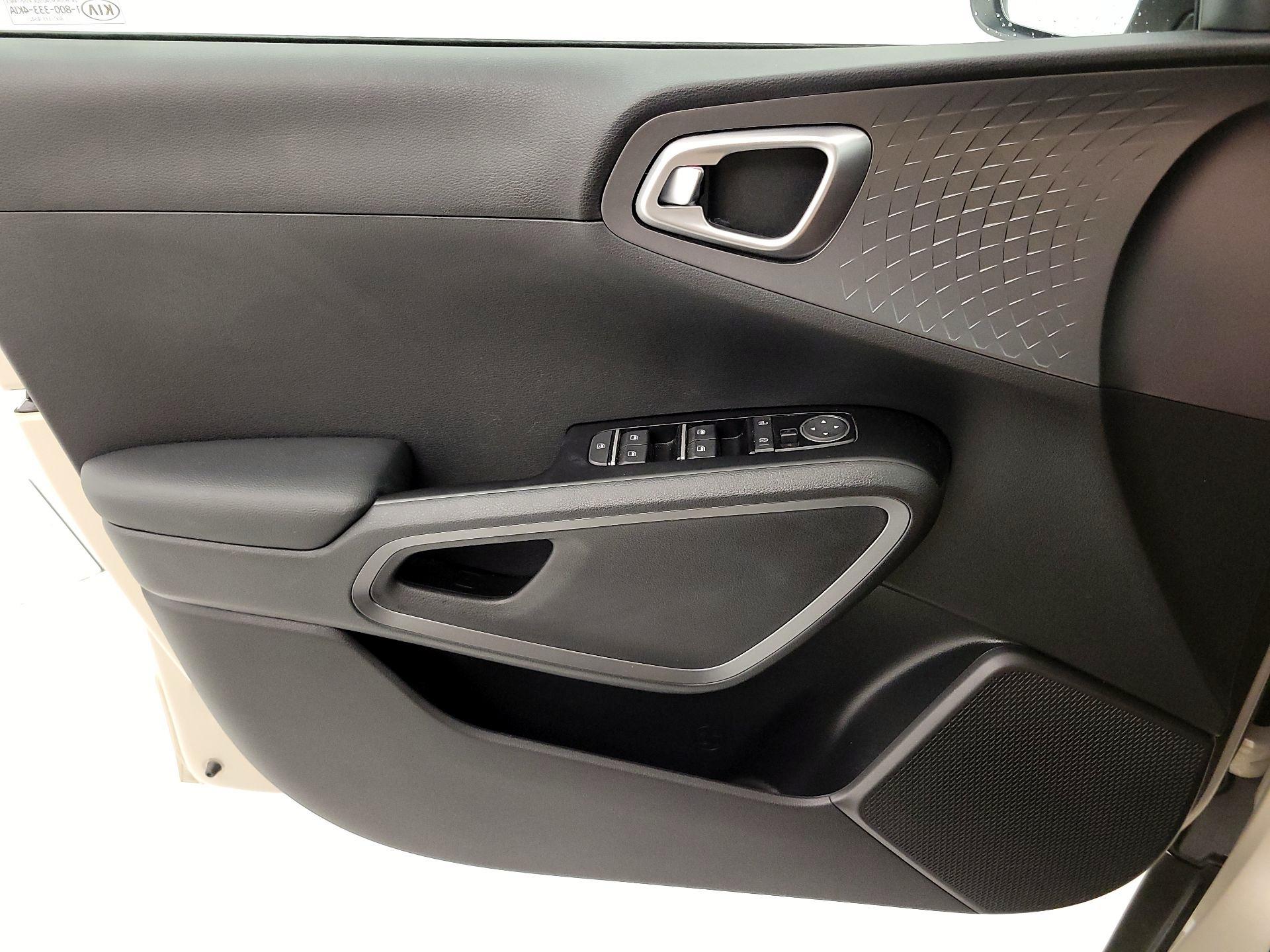 Thumbnail: 2020 Kia Soul - 12