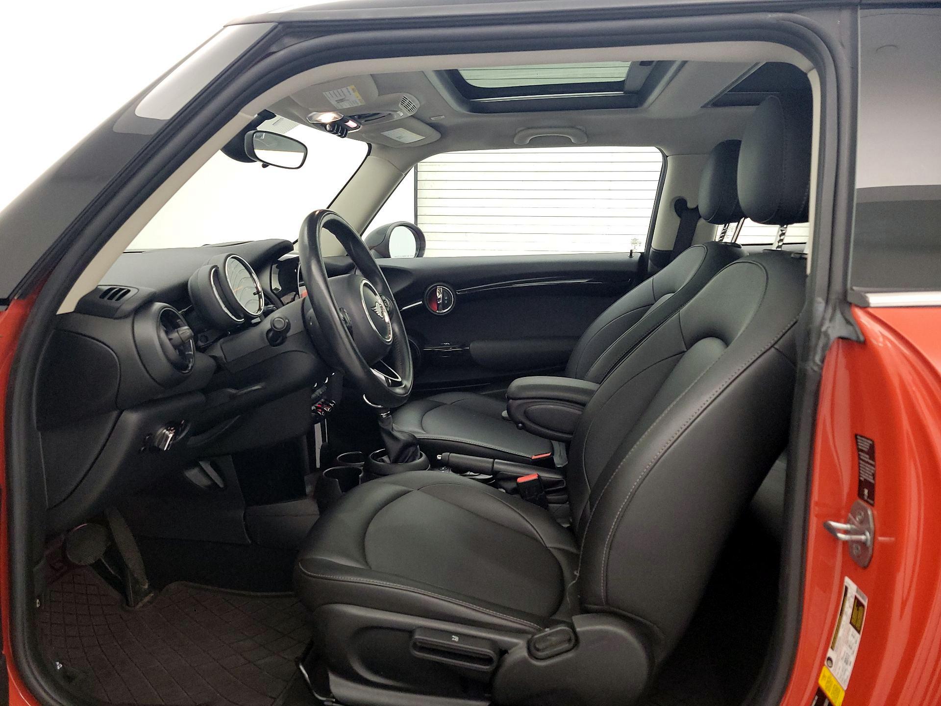 Thumbnail: 2019 MINI Cooper Hardtop - 11