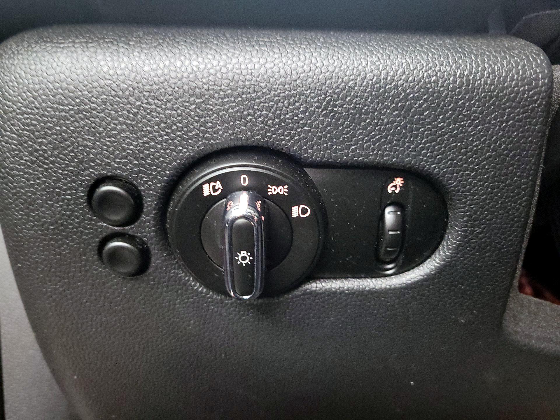 Thumbnail: 2019 MINI Cooper Hardtop - 13