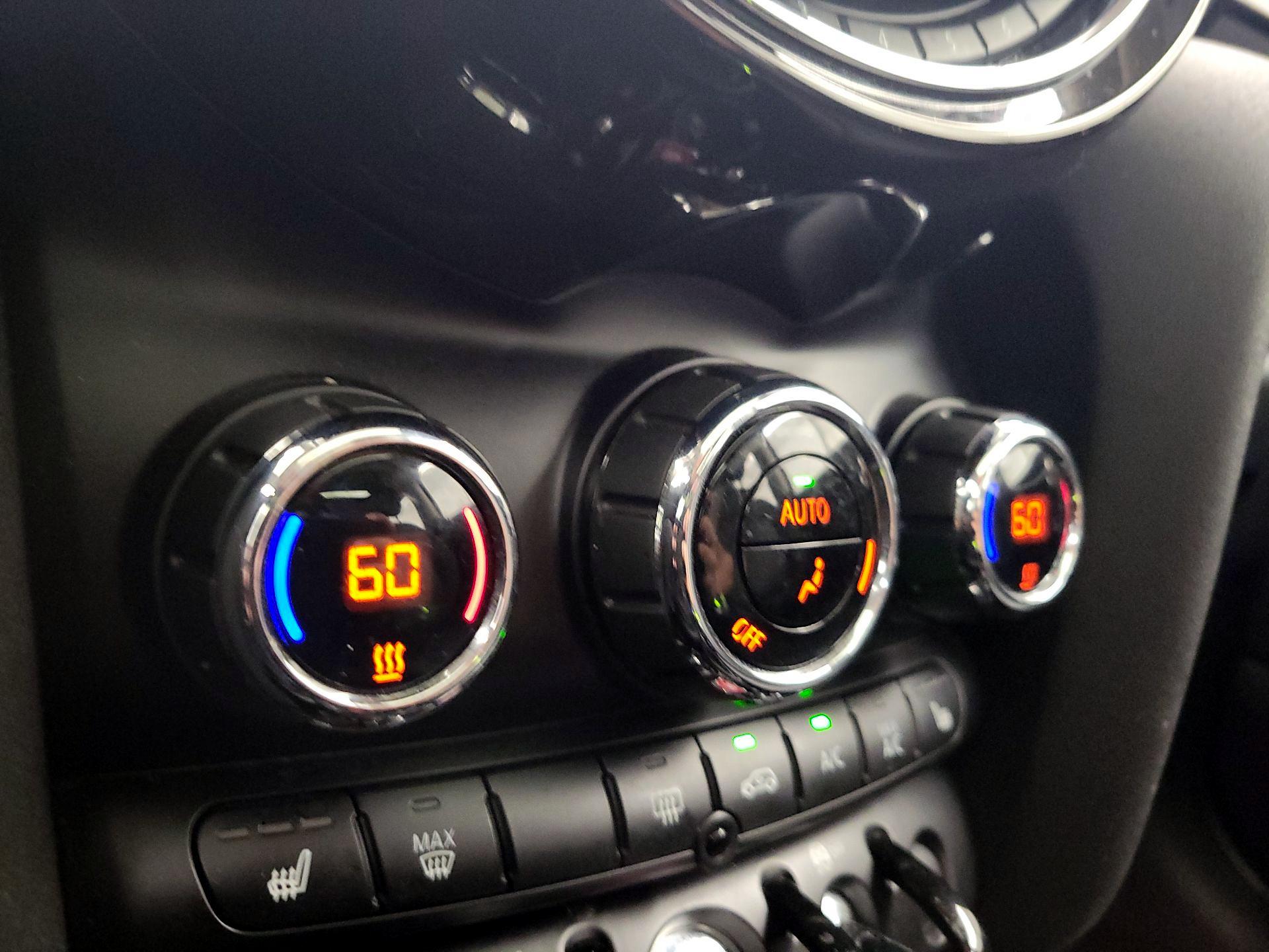 Thumbnail: 2019 MINI Cooper Hardtop - 16
