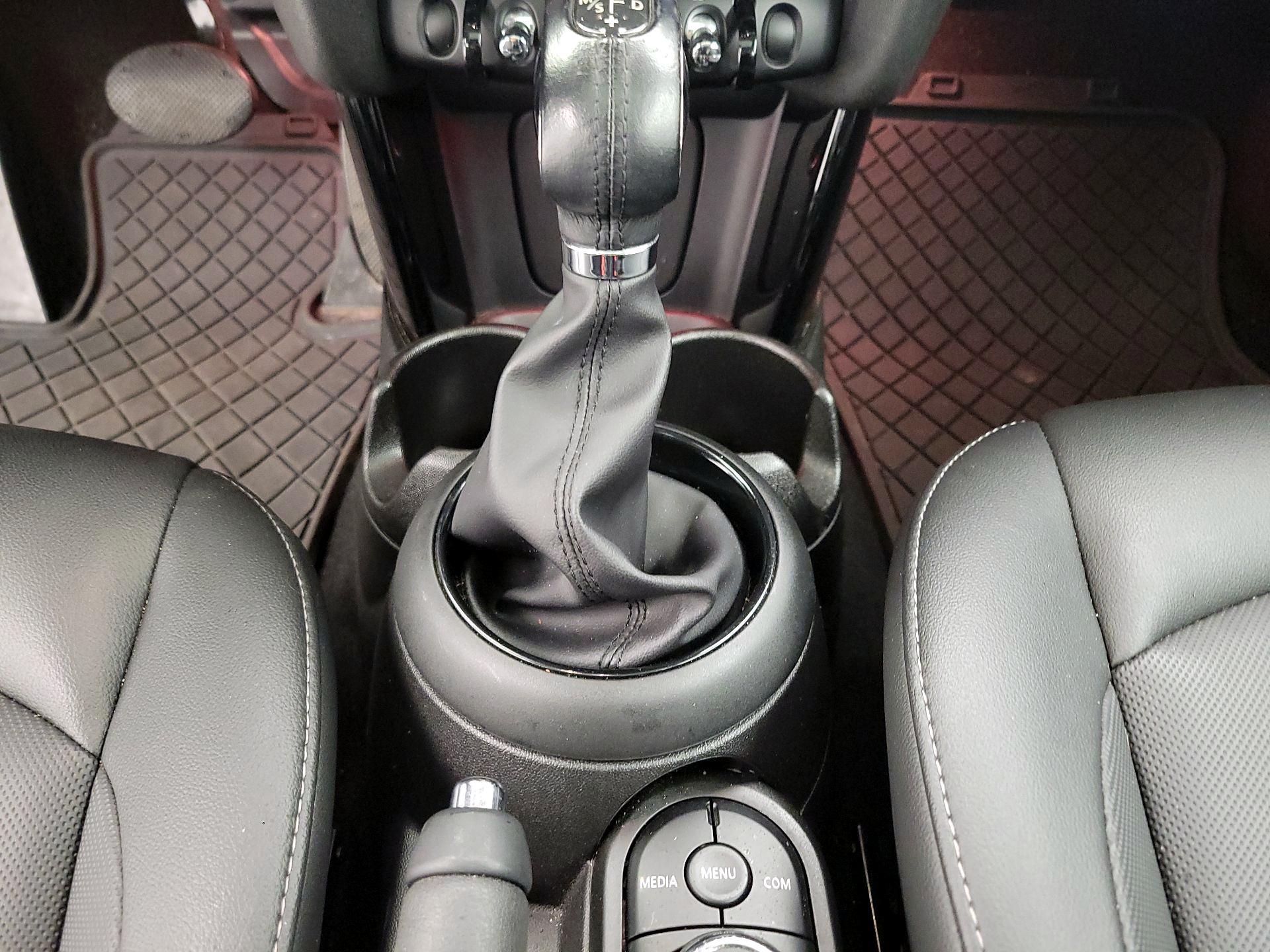 Thumbnail: 2019 MINI Cooper Hardtop - 17