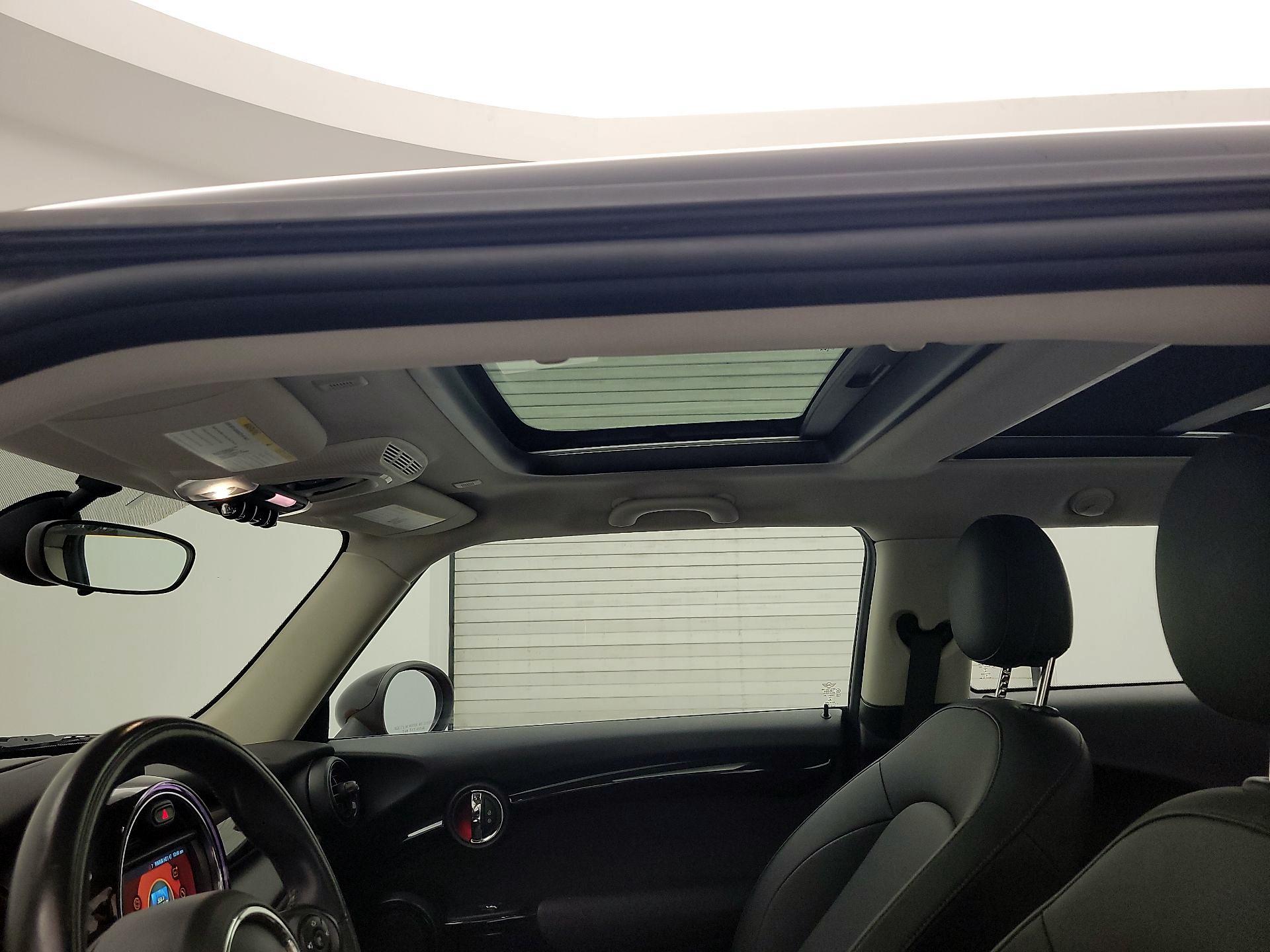 Thumbnail: 2019 MINI Cooper Hardtop - 19