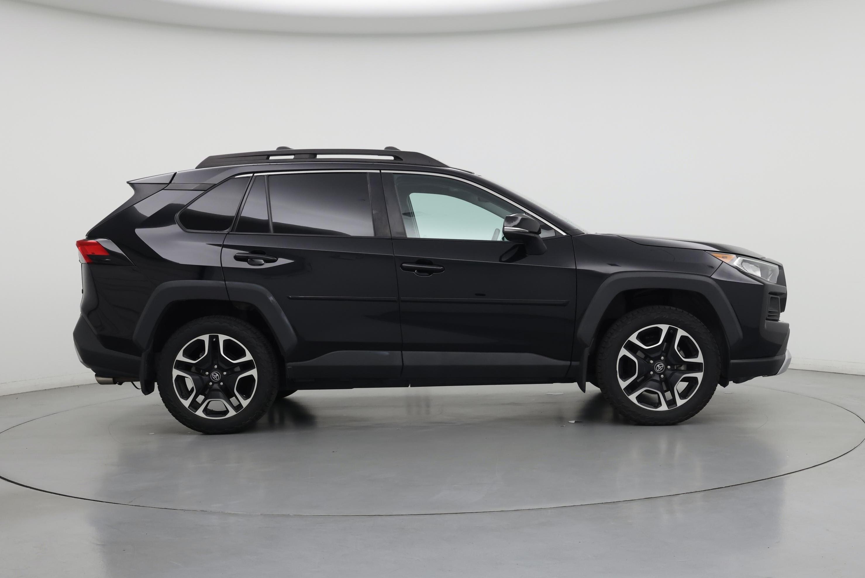 Thumbnail: 2019 Toyota RAV4 - 7