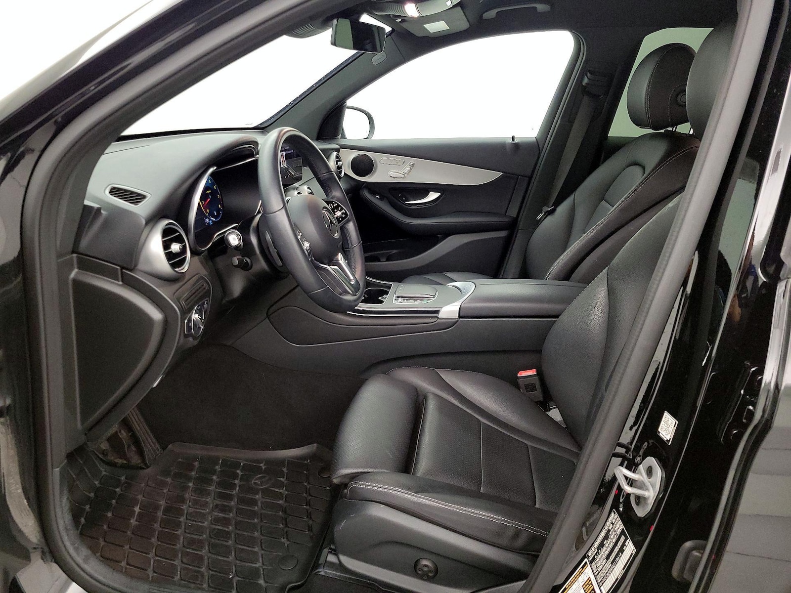 2022 Mercedes-Benz GLC GLC300 - Photo 12