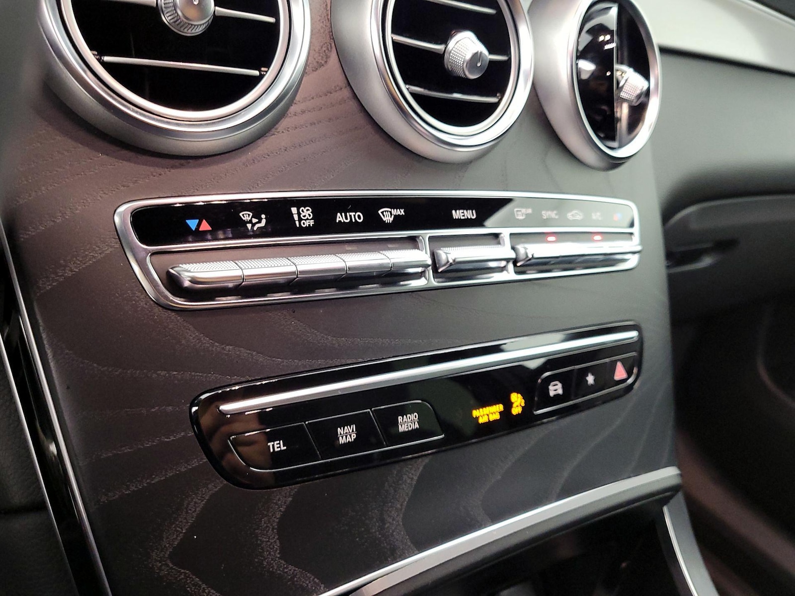 2022 Mercedes-Benz GLC GLC300 - Photo 18