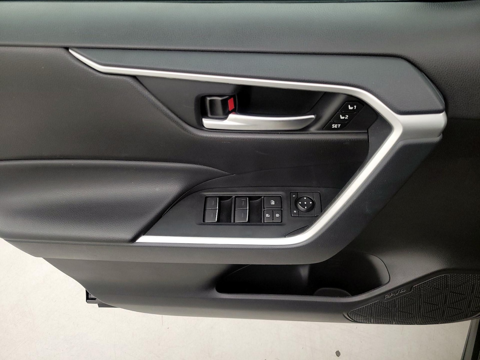 2024 Toyota RAV4 XLE Premium - Photo 13