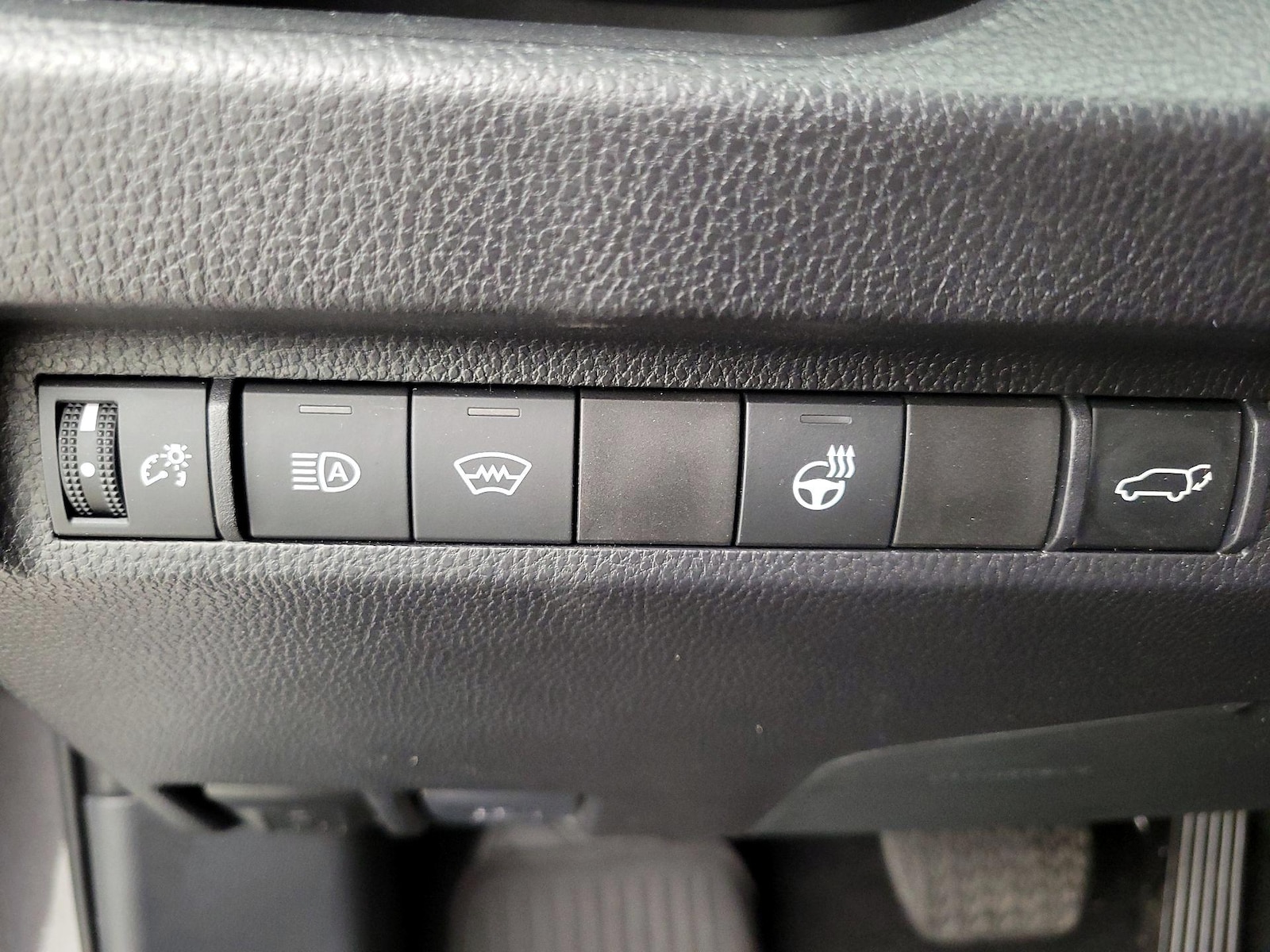 2024 Toyota RAV4 XLE Premium - Photo 14