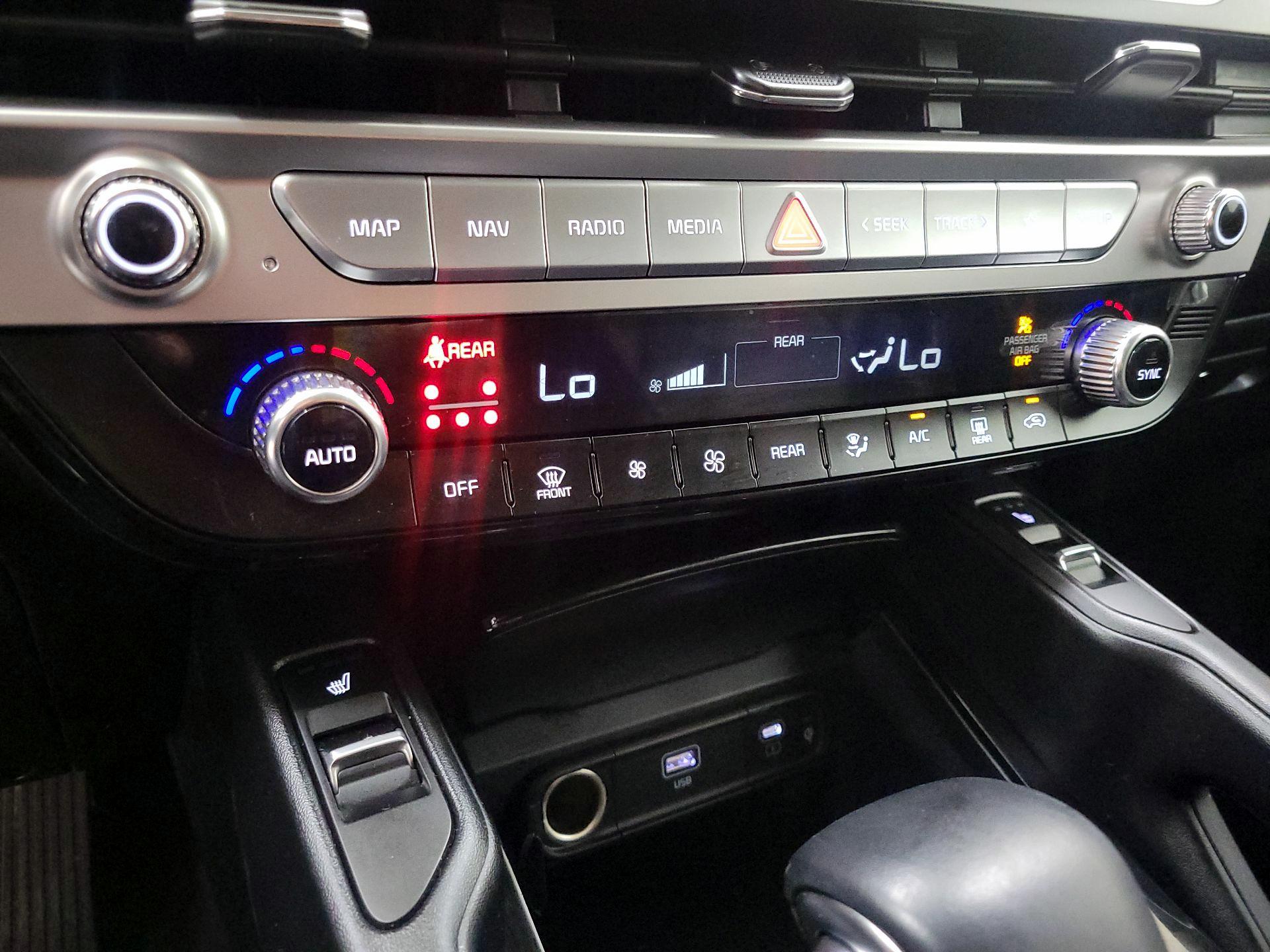 Thumbnail: 2023 Kia Telluride - 17