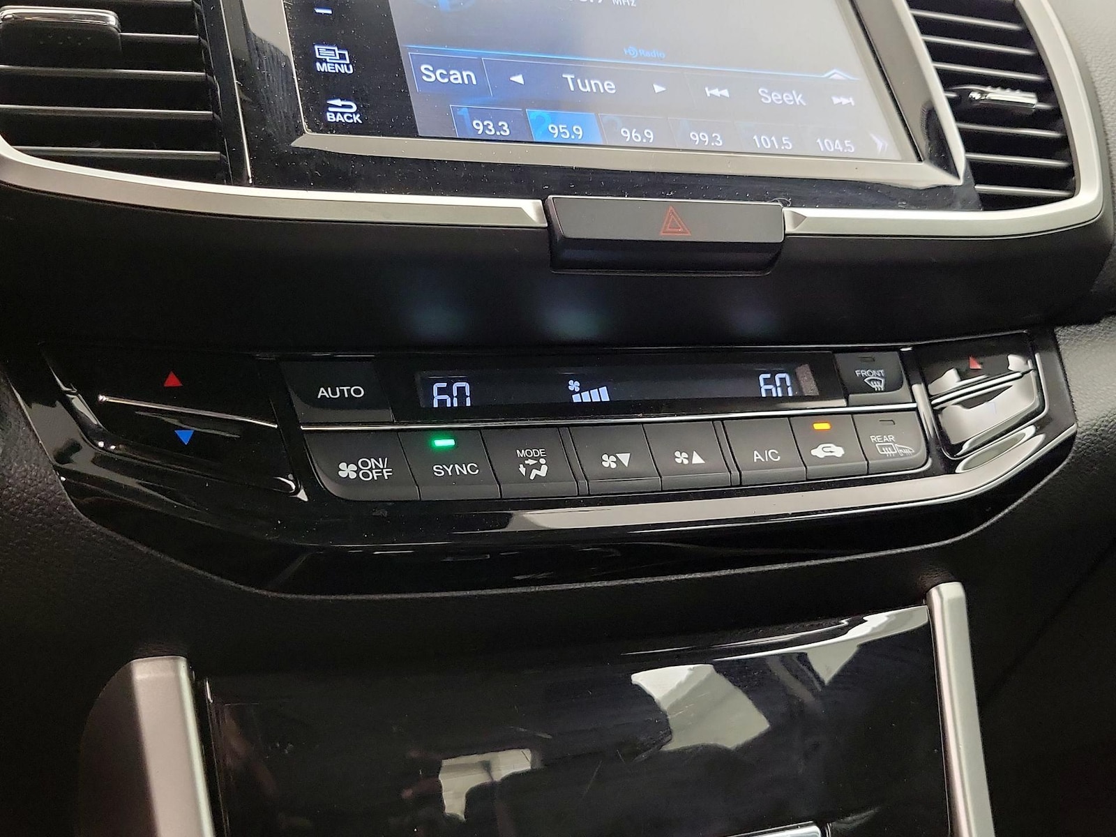 2016 Honda Accord EX-L - Photo 18