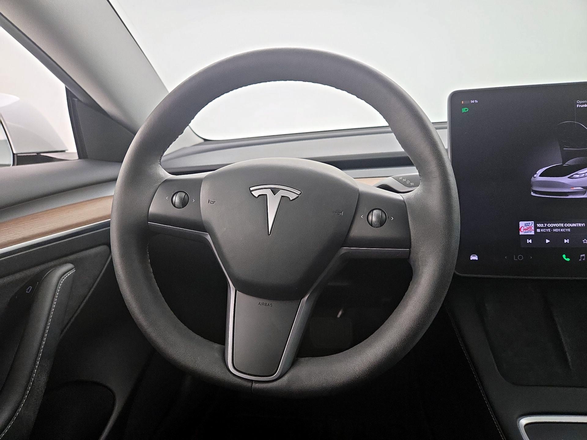 Thumbnail: 2023 Tesla Model 3 - 10