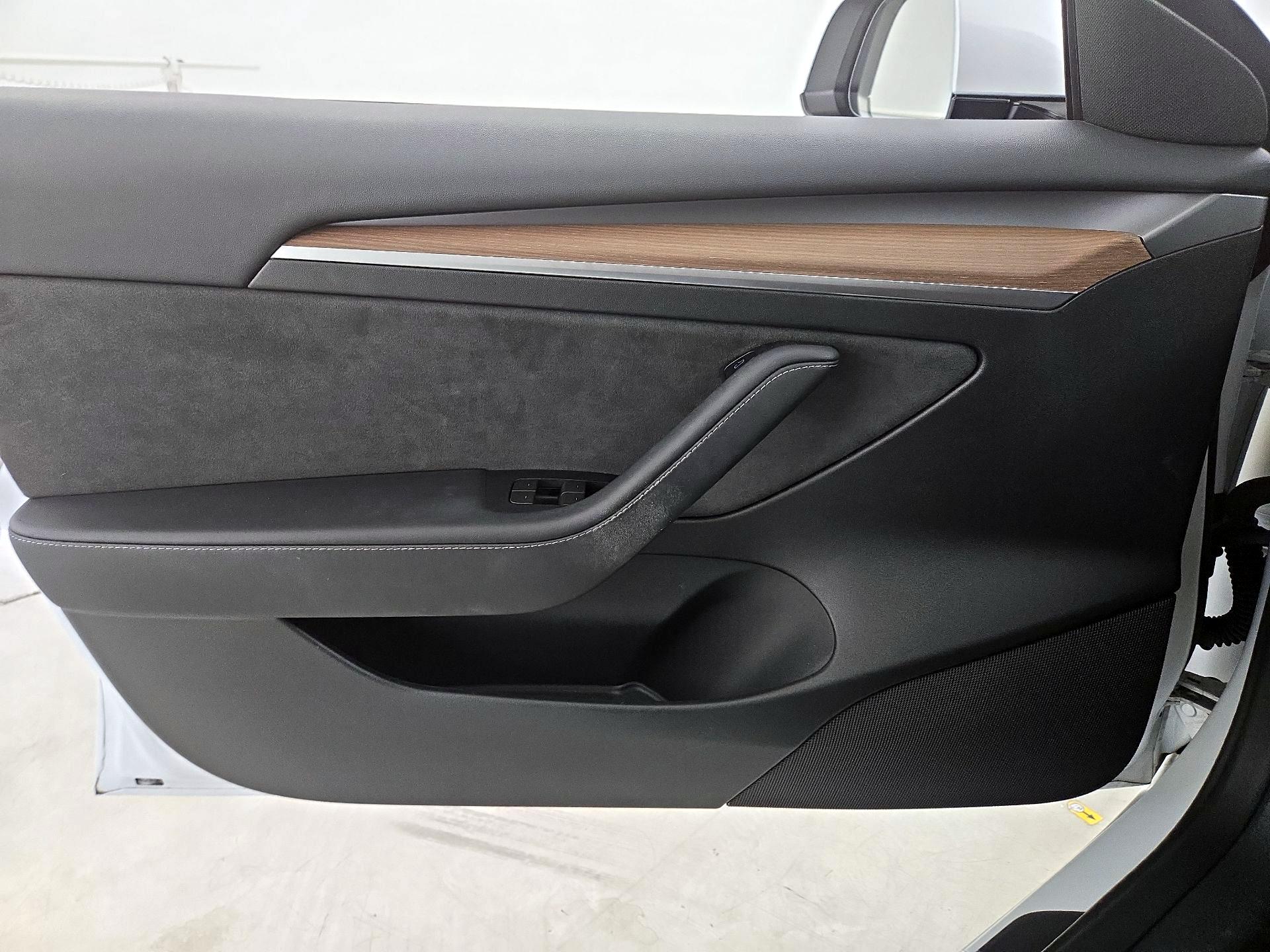 Thumbnail: 2023 Tesla Model 3 - 12
