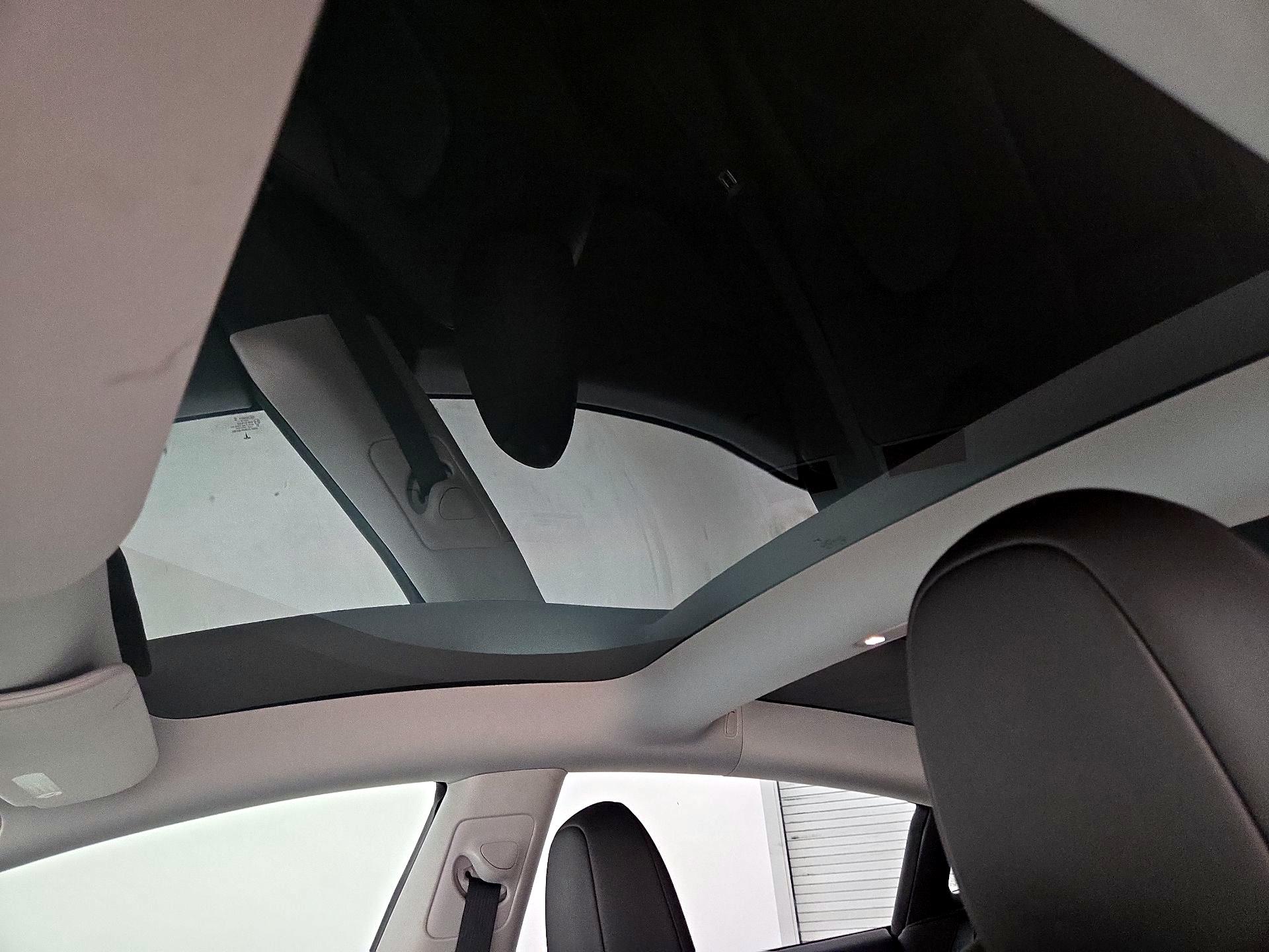 Thumbnail: 2023 Tesla Model 3 - 18