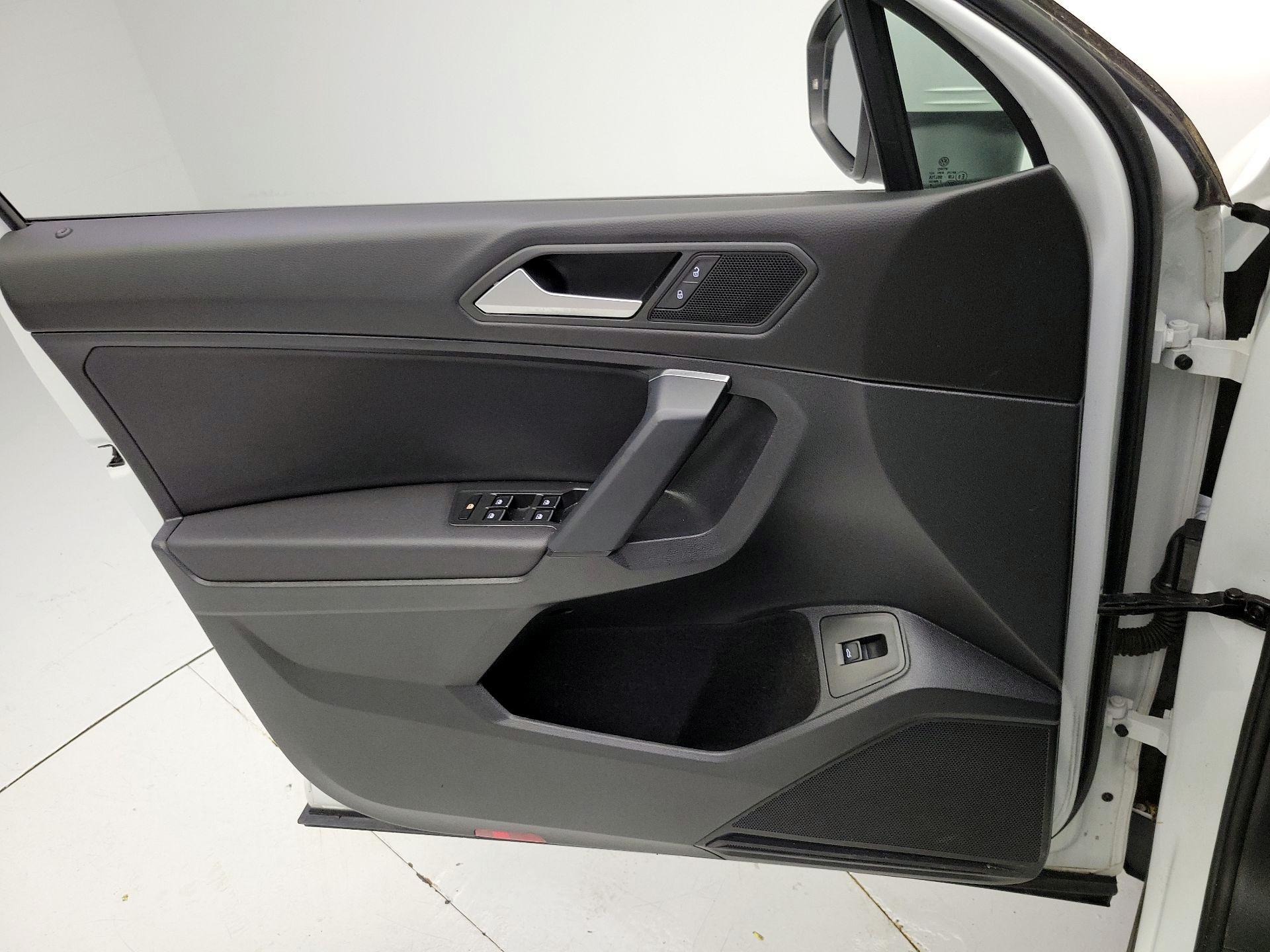 Thumbnail: 2019 Volkswagen Tiguan - 12
