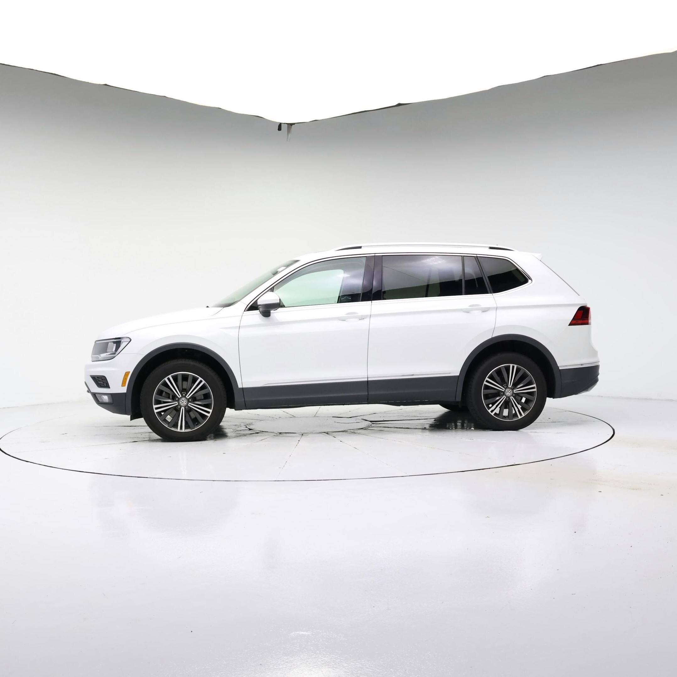 Thumbnail: 2019 Volkswagen Tiguan - 3