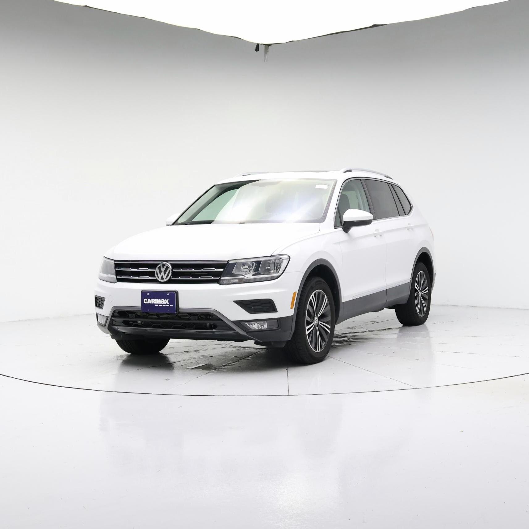 Thumbnail: 2019 Volkswagen Tiguan - 4