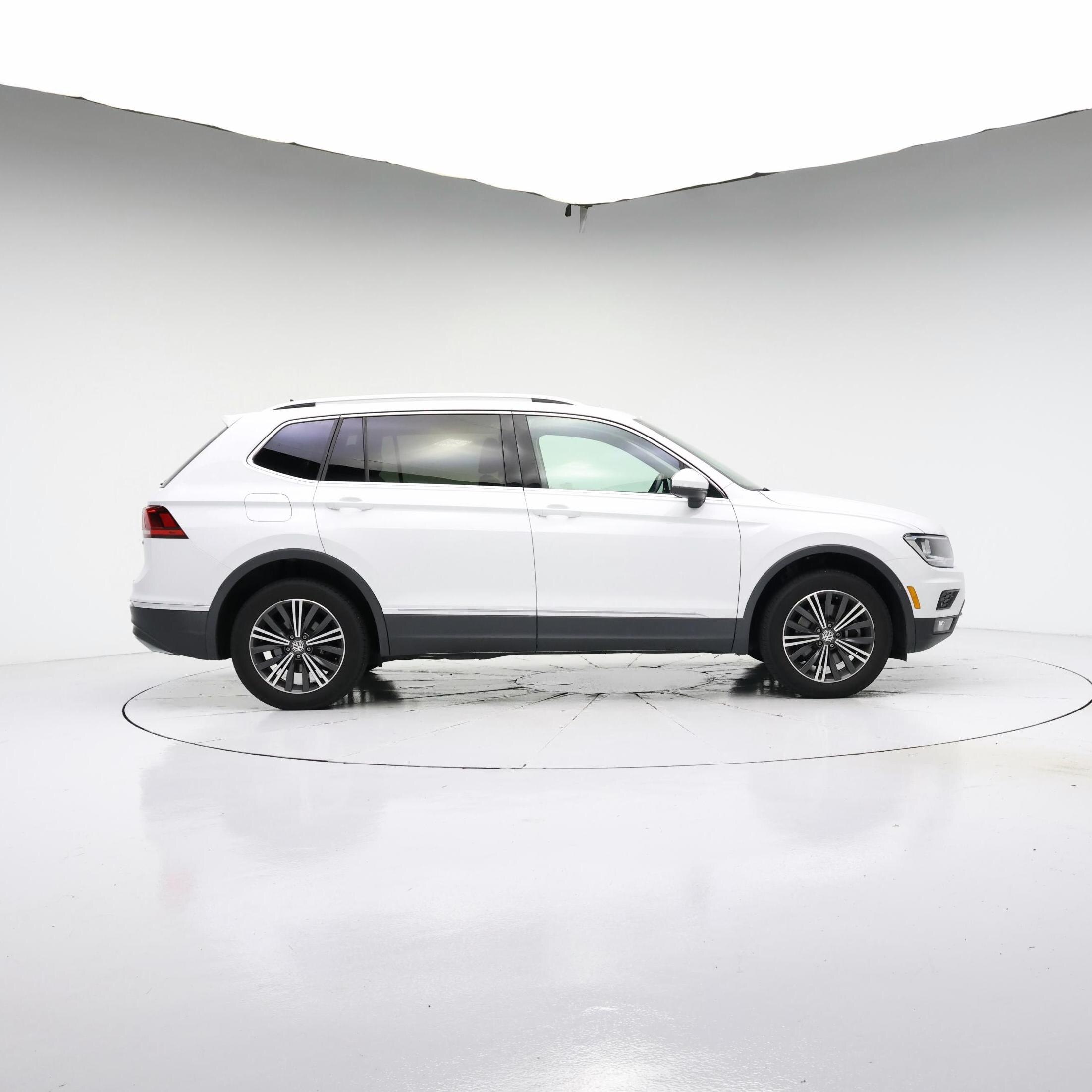Thumbnail: 2019 Volkswagen Tiguan - 7