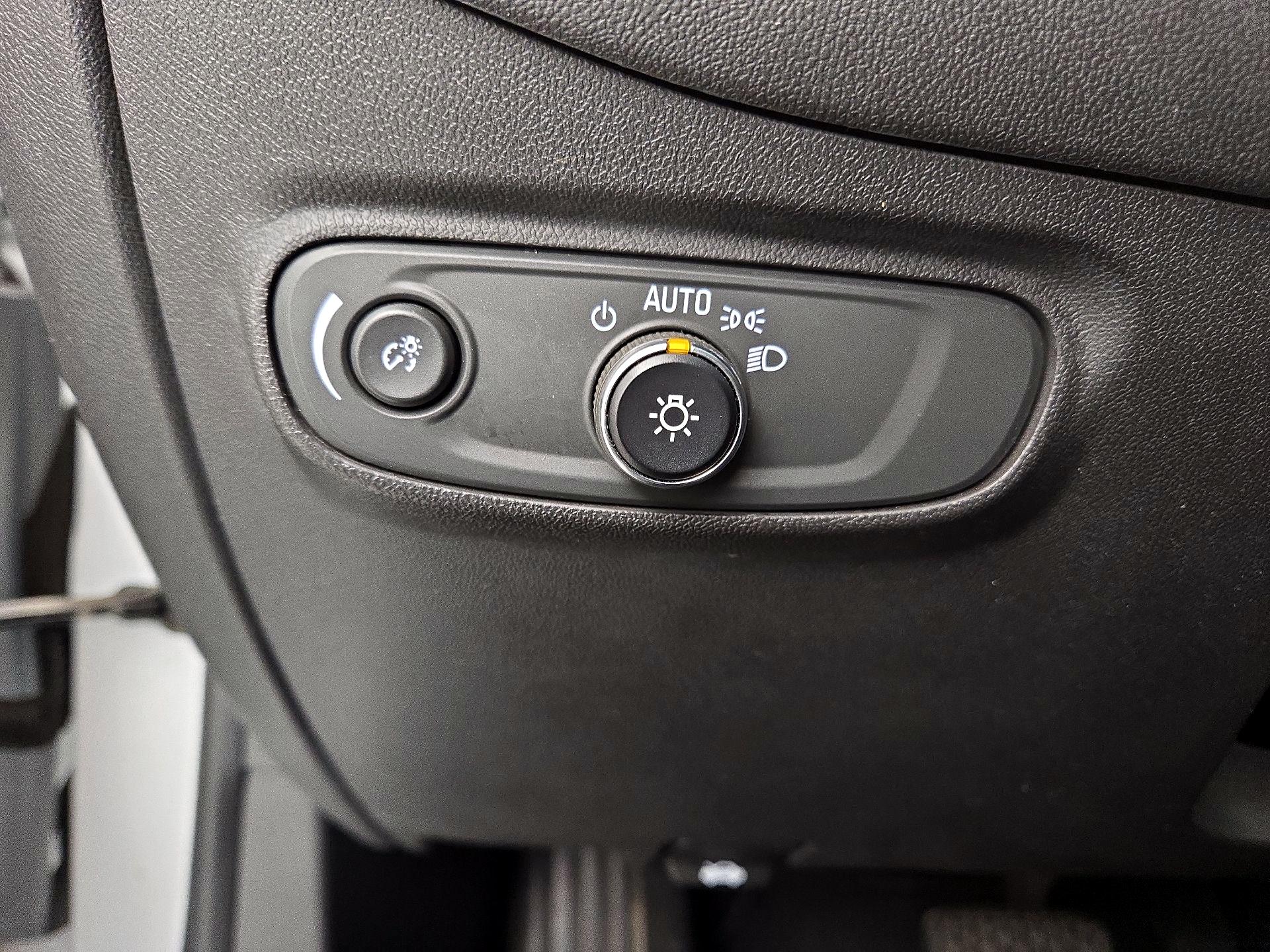 Thumbnail: 2020 Chevrolet Equinox - 13